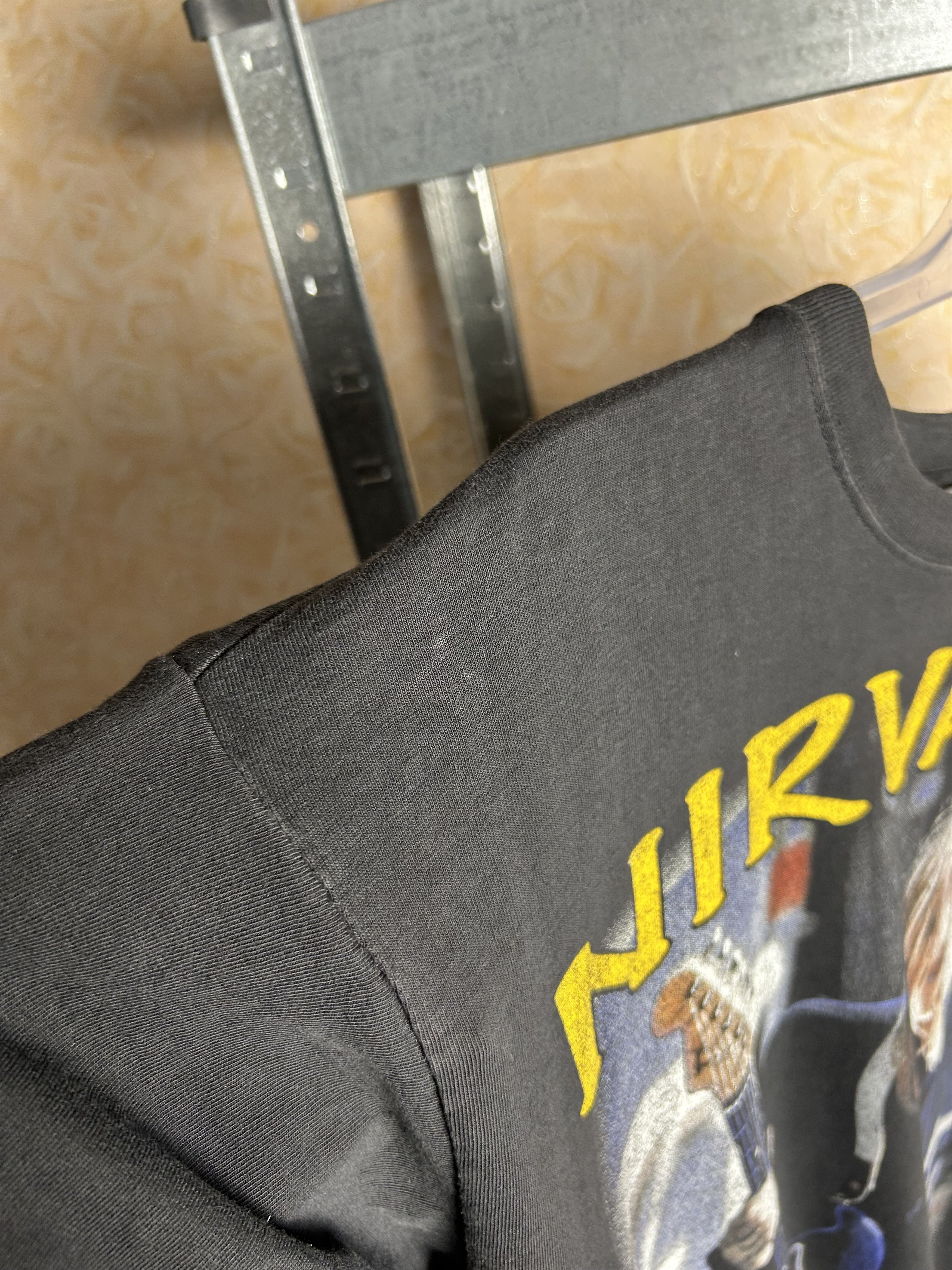 Band Tees Vintage 90s Nirvana Kurt Cobain Rock Band T-shirt Size US L / EU 52-54 / 3 - 14 Thumbnail