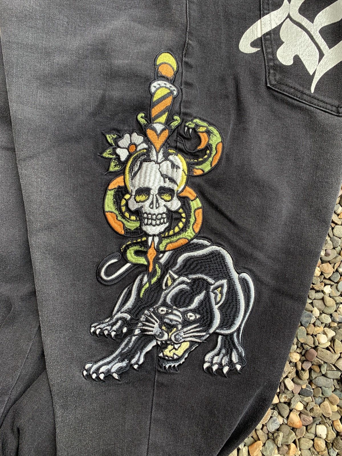 Ed Hardy Ed Hardy Dagger Skull Embroidered Patch Slim Taper Jeans Size US 40 / EU 56 - 7 Thumbnail