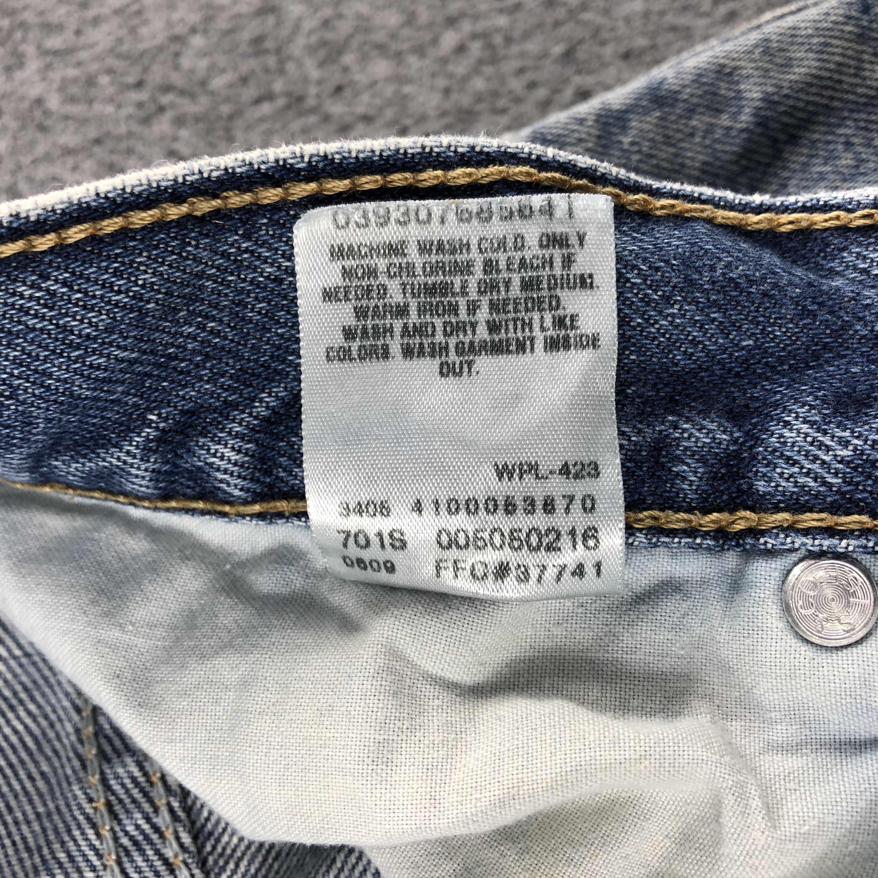 Levi's Vintage Blue Wash Levis 505 Jeans-J2565 Size US 35 - 14 Thumbnail