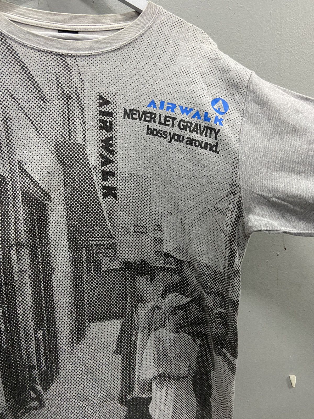 Airwalk AIRWALK NEVER LET GRAVITY BOSS YOUR AROUND LONG SLEEVE Size US L / EU 52-54 / 3 - 4 Thumbnail