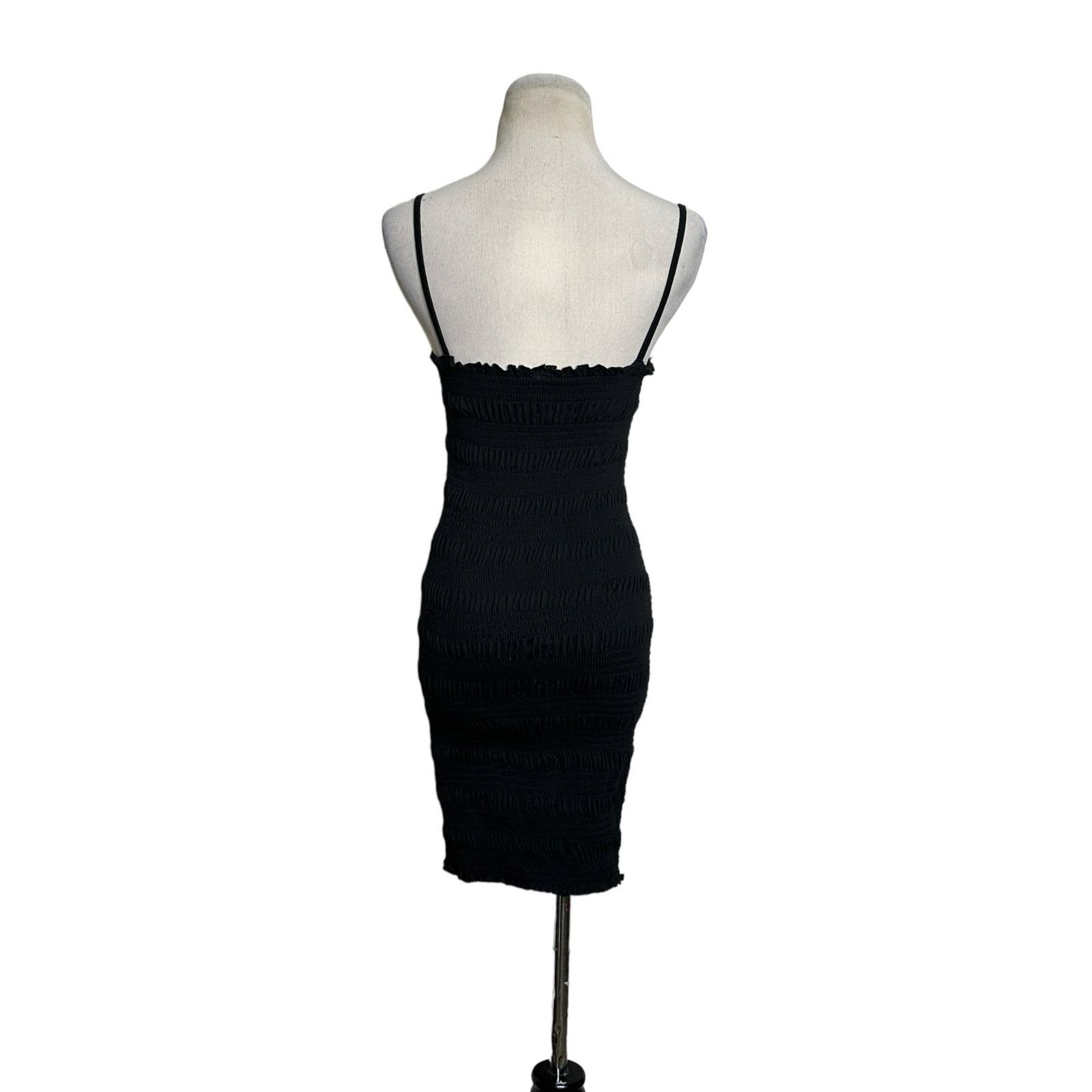 H&M H&M black smocked fitted mini dress size Small Size S / US 4 / IT 40 - 11 Thumbnail