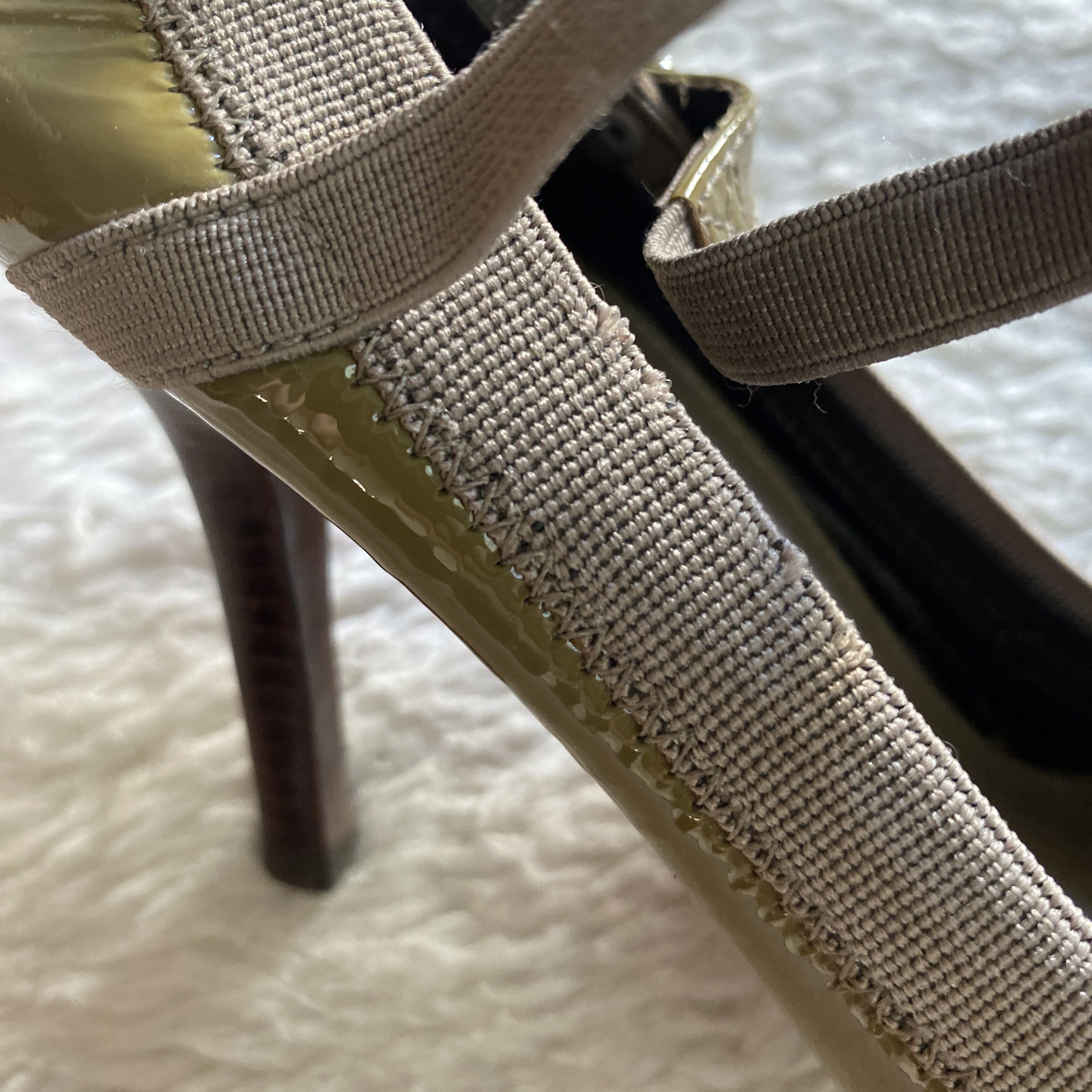 Bcbgmaxazria BCBGMAXAZRIA Olive Patent Leather Mary Jane Heels Size US 5.5 / IT 35.5 - 8 Thumbnail