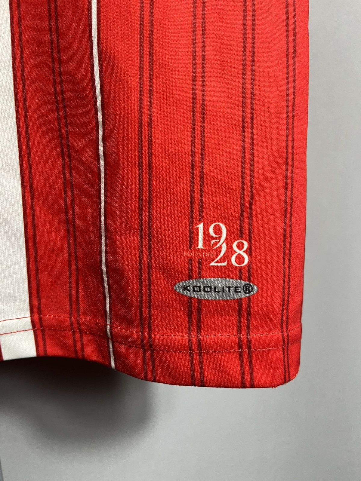 O'Neill DERRY CITY FC 2022/2023 HOME FOOTBALL SHIRT SOCCER JERSEY Size US S / EU 44-46 / 1 - 4 Thumbnail