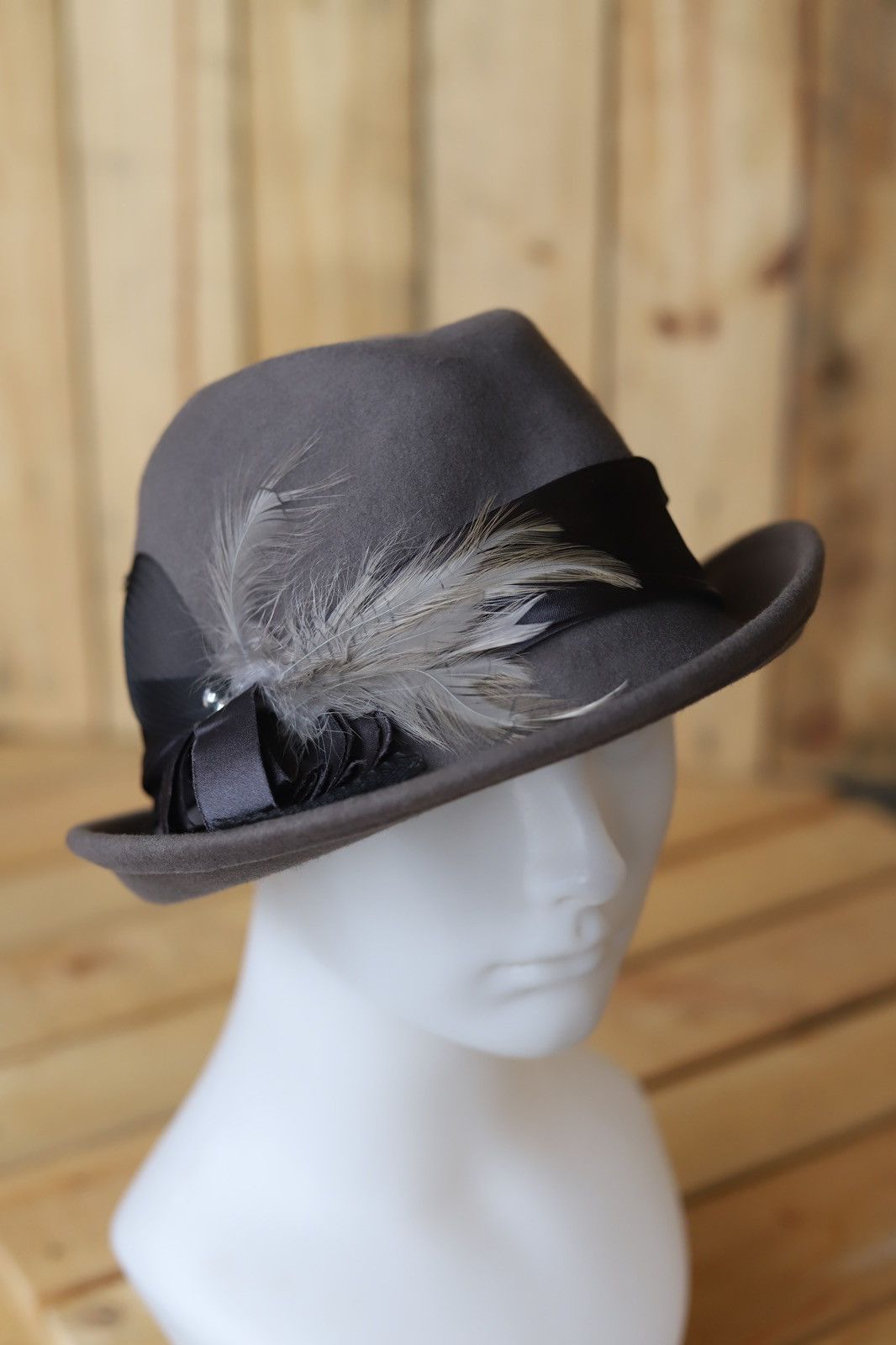 Trilby Hat Vintage Style So Beautiful Feather Size 57 cm