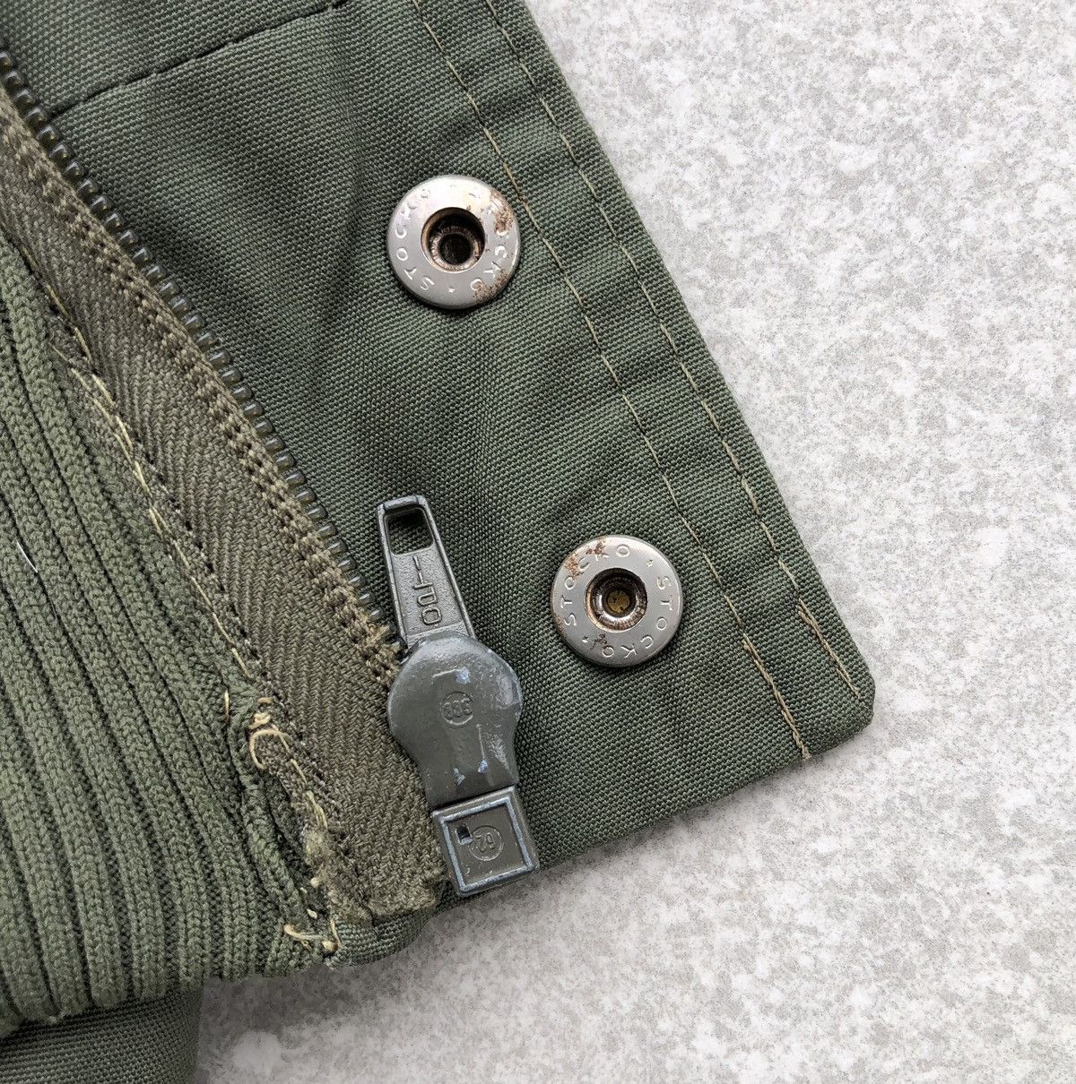 Vintage Vintage 70s Military B-10 Sherpa Flight Bomber Jacket Size US M / EU 48-50 / 2 - 15 Thumbnail