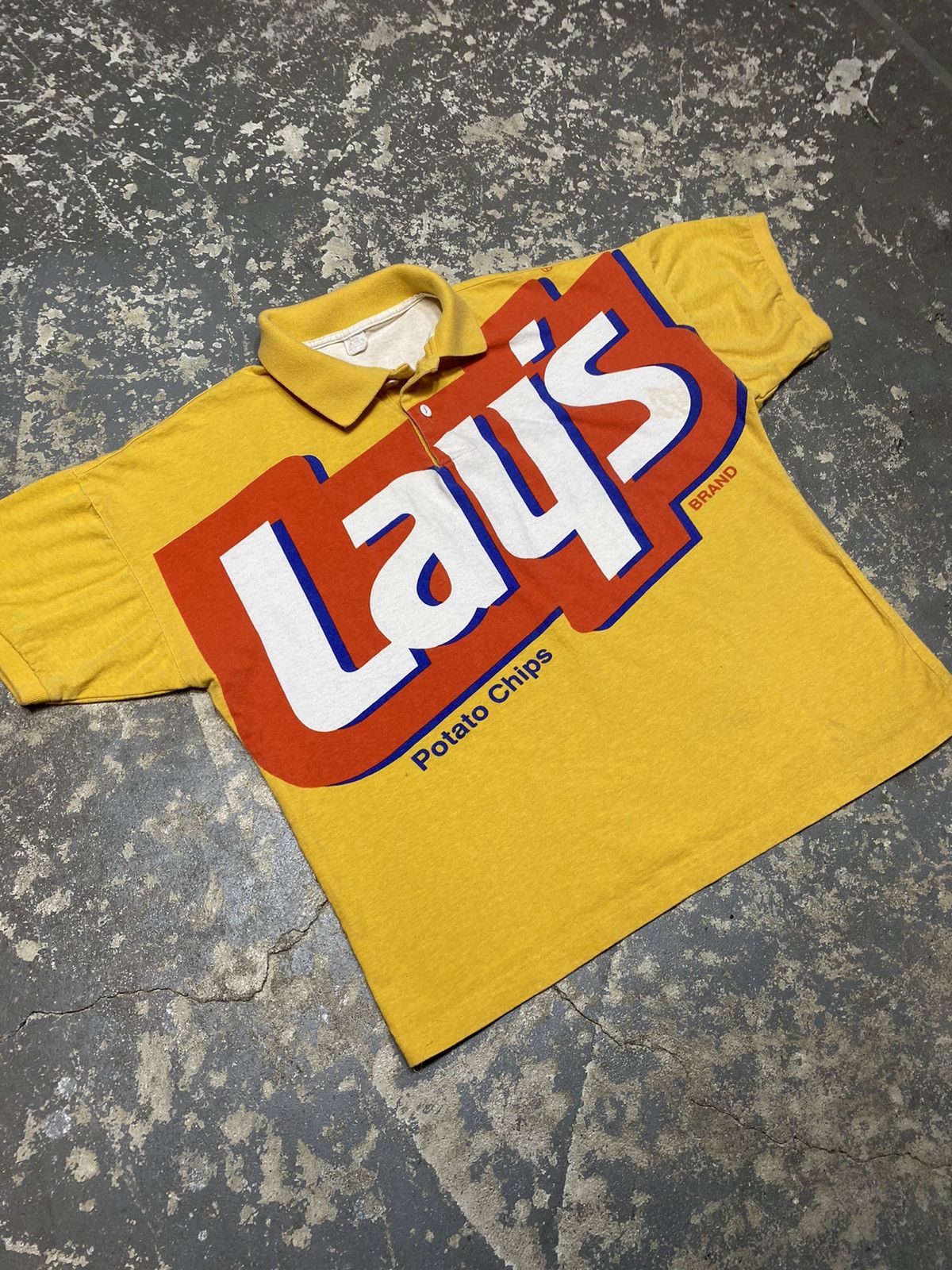 Vintage Vintage Lays Potato Chips Challenge 1993 Polo Tshirt Size US L / EU 52-54 / 3 - 8 Thumbnail
