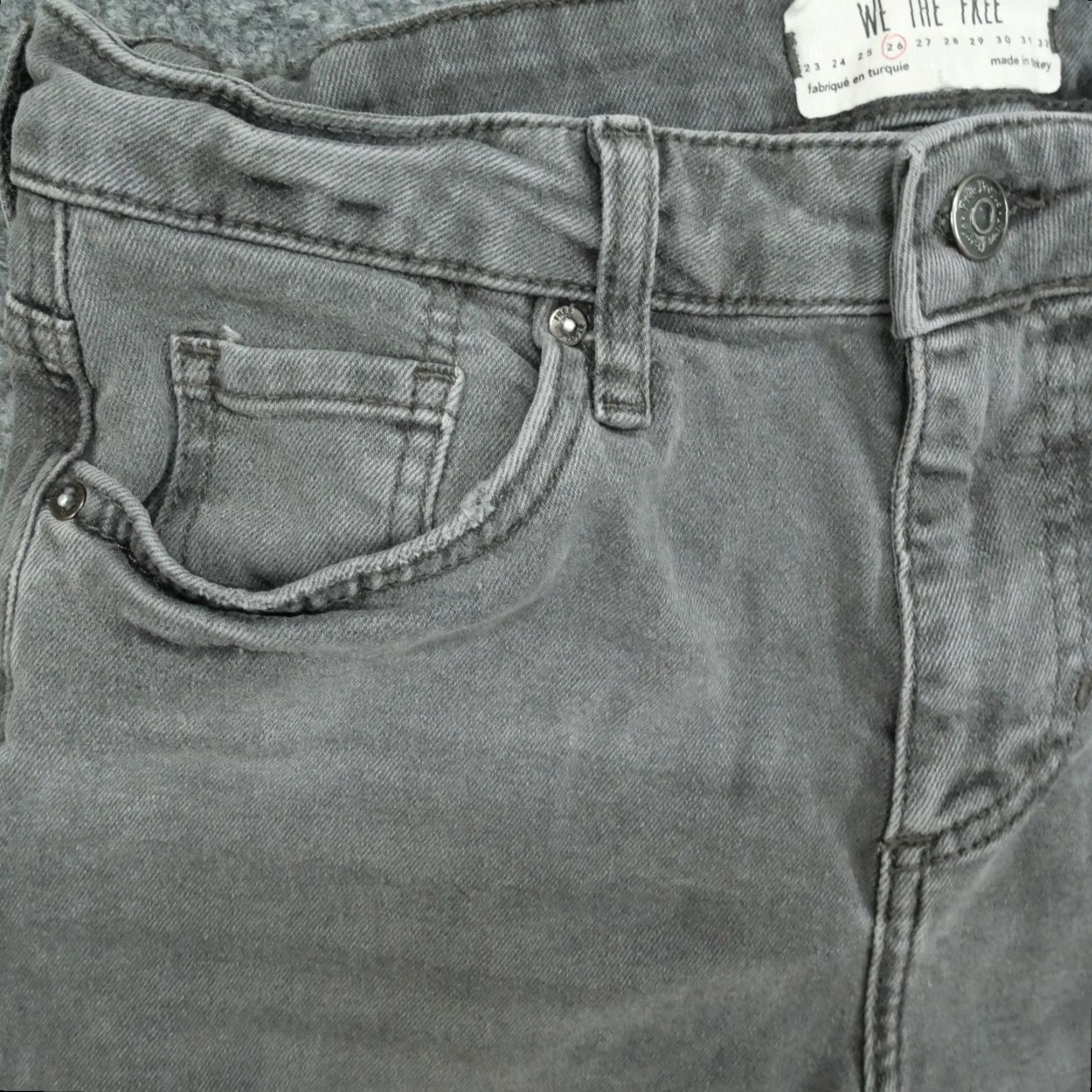 Free People Free People Jeans Womens 26 Grey Embroidery Flowers Raw Hem We The Free Size 26" / US 2 / IT 38 - 6 Thumbnail