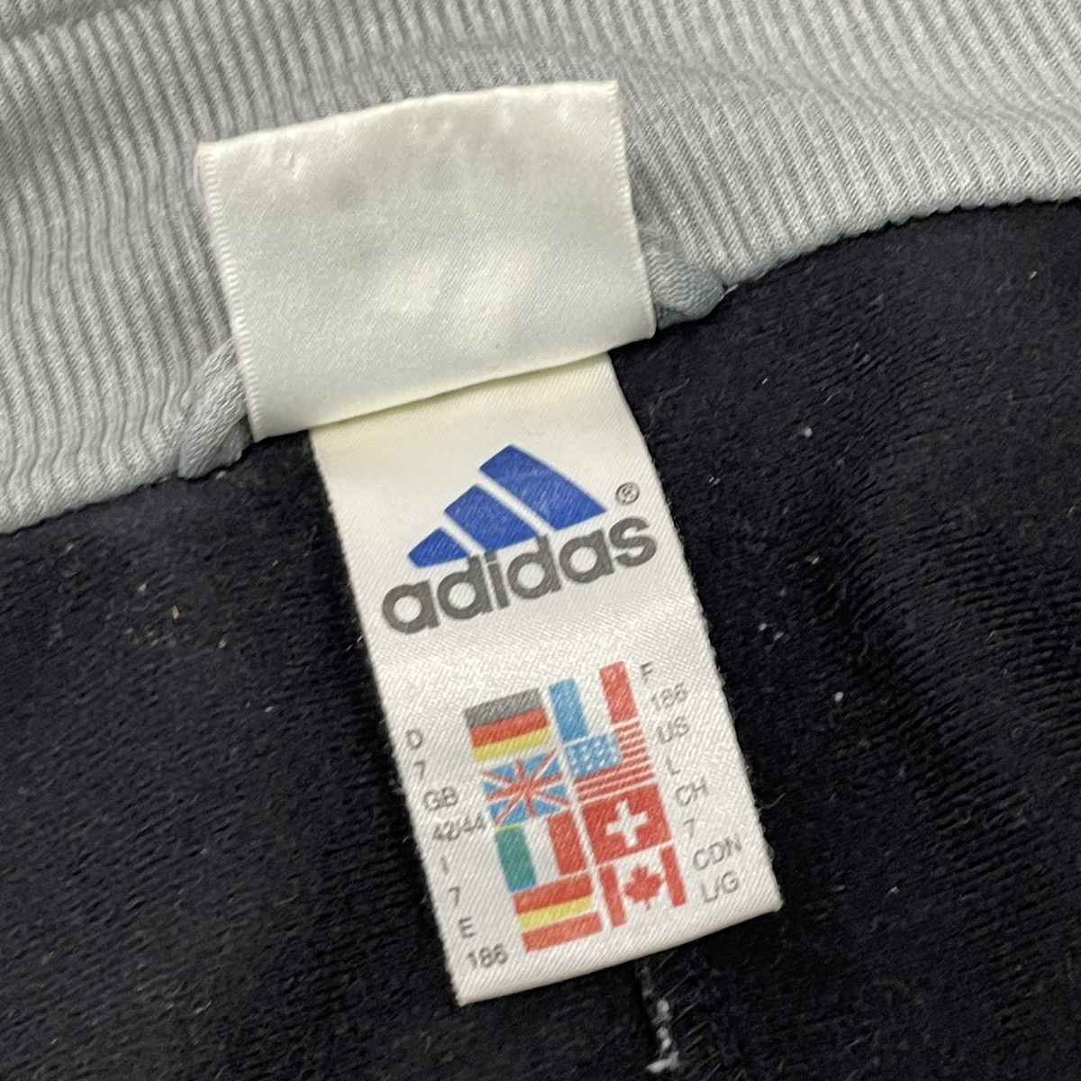 Adidas × Vintage Vintage Adidas Track Jacket Size L Size US L / EU 52-54 / 3 - 14 Thumbnail