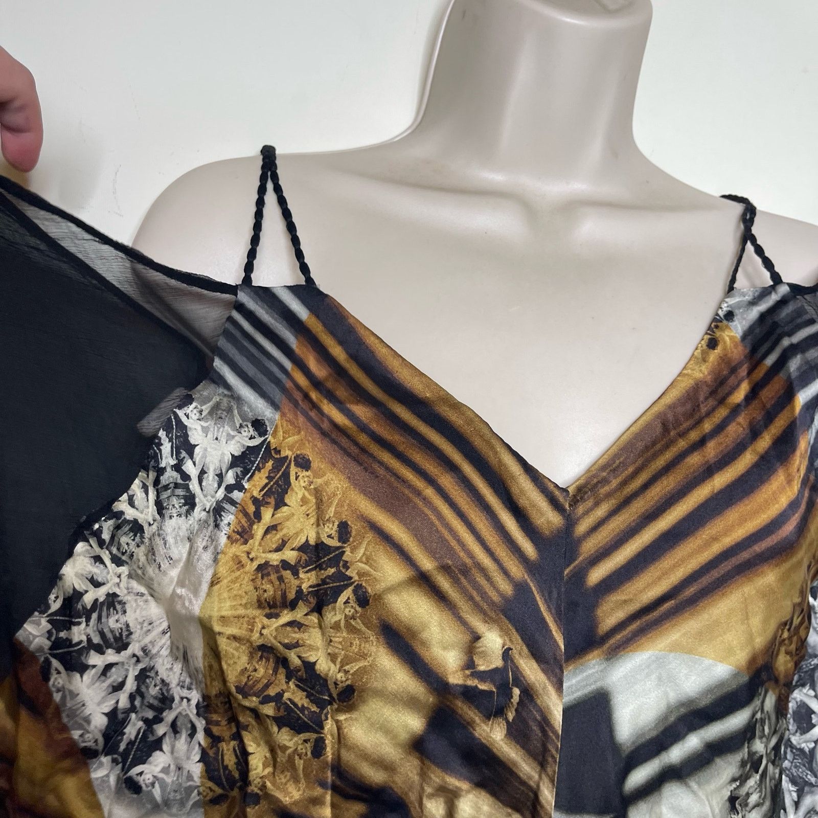 Jean Paul Gaultier Jean Paul Gaultier Rare Sleeveless Batwings Printed Silk Top Size M / US 6-8 / IT 42-44 - 2 Thumbnail
