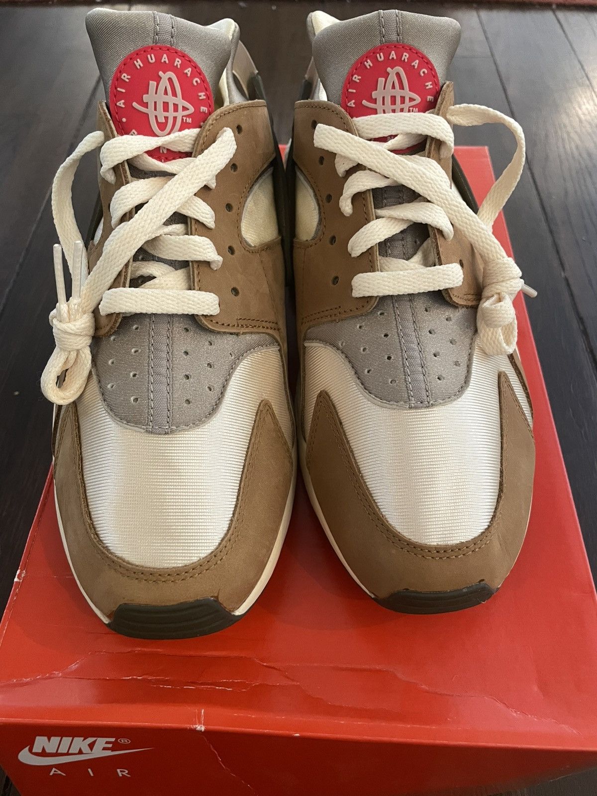 Nike × Stussy 🔥 Nike x Stüssy Air Huarache LE “Desert Oak / Reed” Size US 10 / EU 43 - 3 Thumbnail
