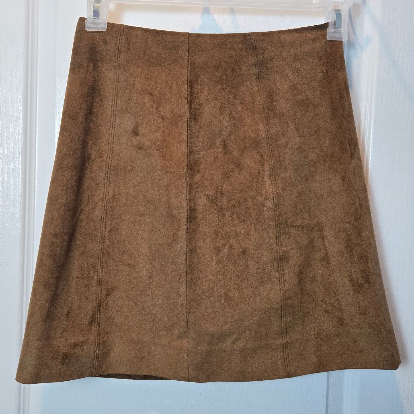 Aritzia Aritizia Babaton faux suede A line skirt sz 6 Size 27" / US 4 / IT 40 - 1 Thumbnail