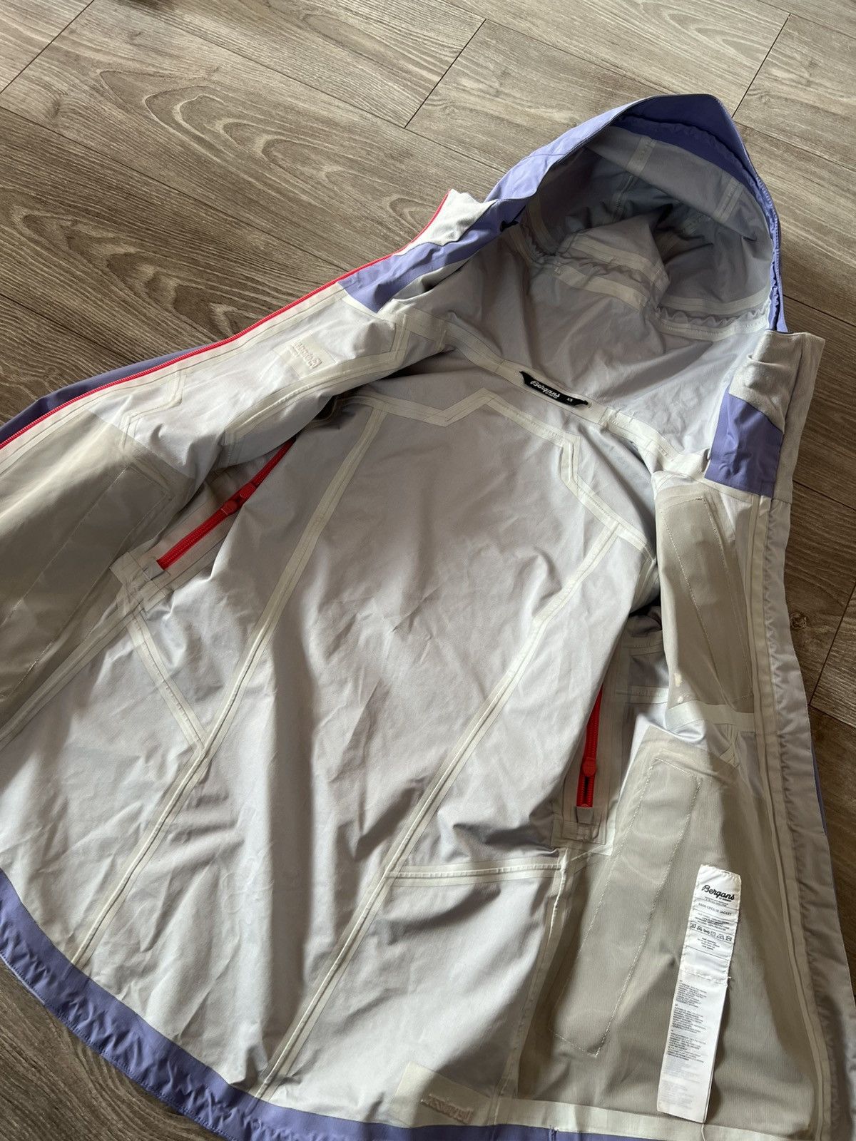 Bergans of Norway × Designer ‼️Bergans Pro Lim Series Cecilie Dermizax System Ski Jacket‼️ Size L / US 10 / IT 46 - 20 Thumbnail