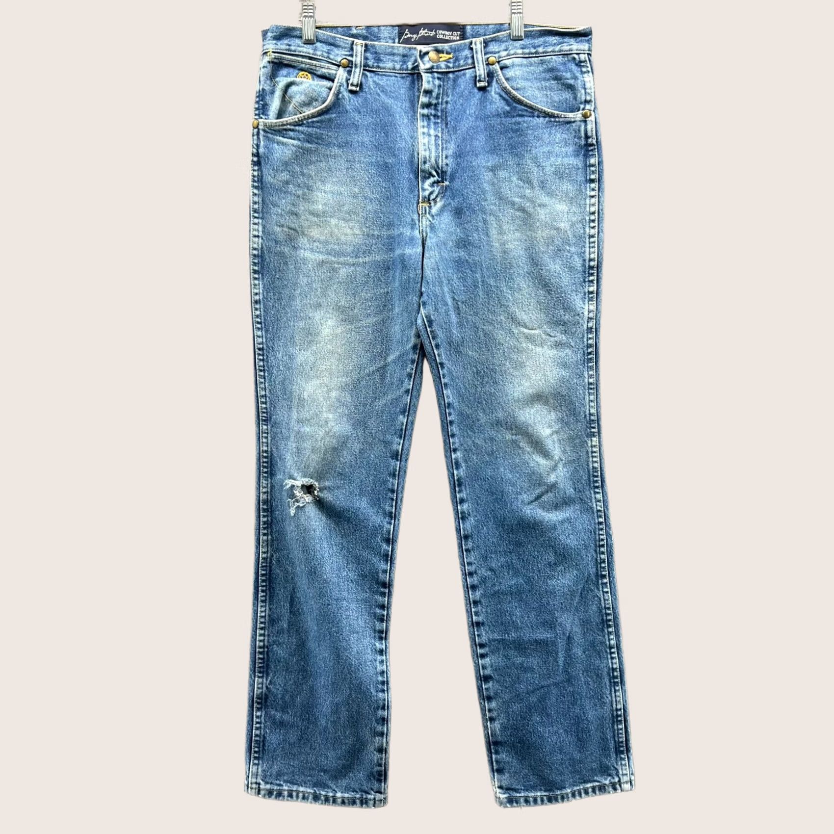 Wrangler Wrangler Jeans Mens 33x32 Denim Cowboy Cut 936 Slim USA Vintage Light Blue 5-Pocket Cowboy Wrangler Cowboy Cut Mens Jeans Size 33 Regular Fit White? Size US 33 - 1 Thumbnail