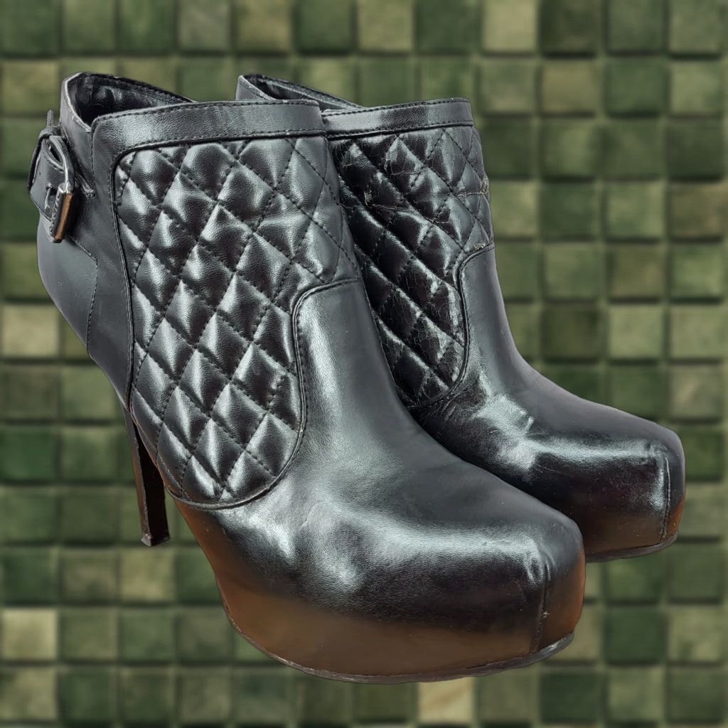 Guess GUESS Platform Heels Womens 10 Black Faux Leather Ankle Boots Booties Quilted Size US 10 / IT 40 - 1 Thumbnail