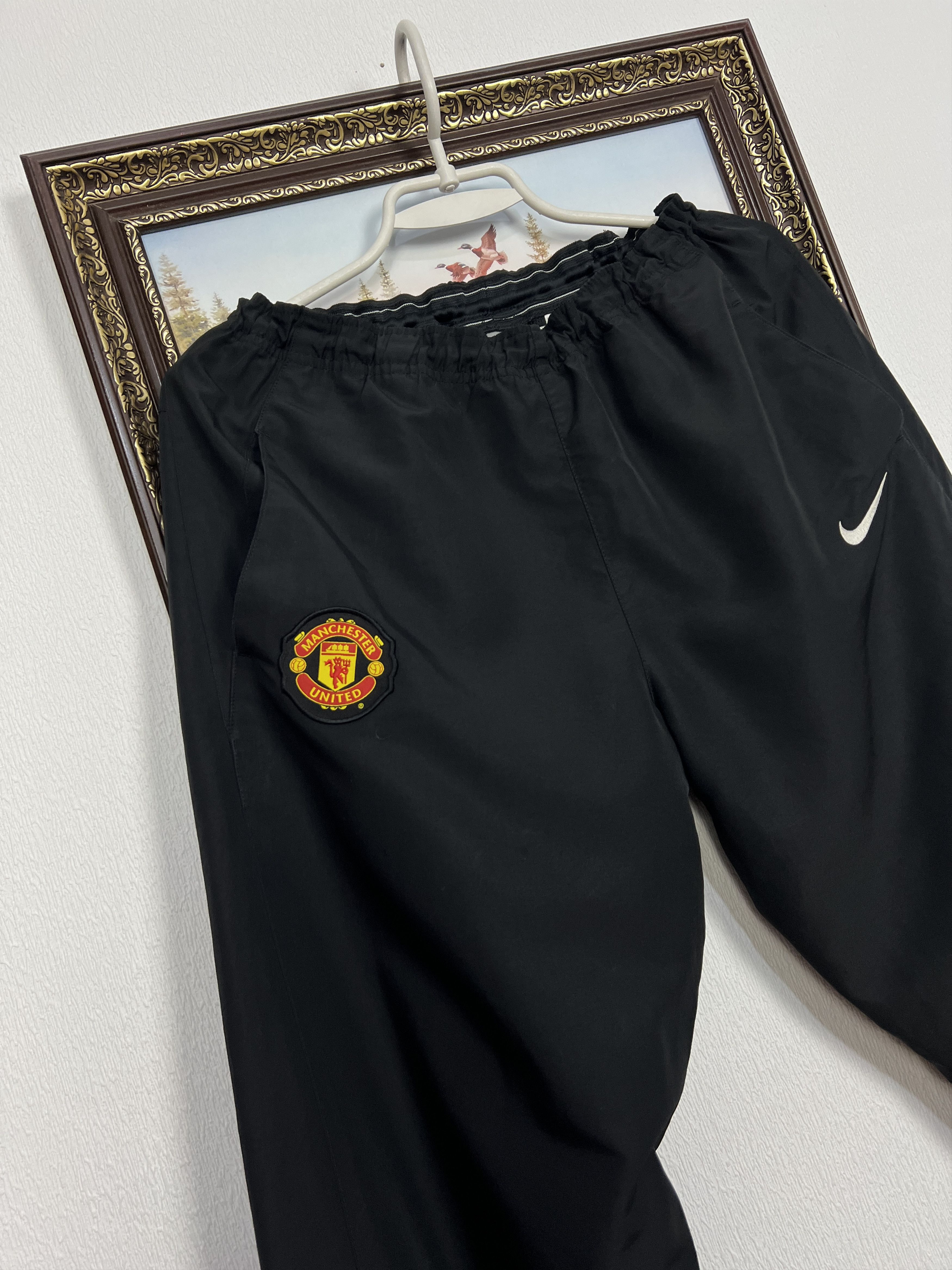 Nike Manchester United Football Pants Soccer Athletic Sweatpants Size US 32 / EU 48 - 3 Thumbnail