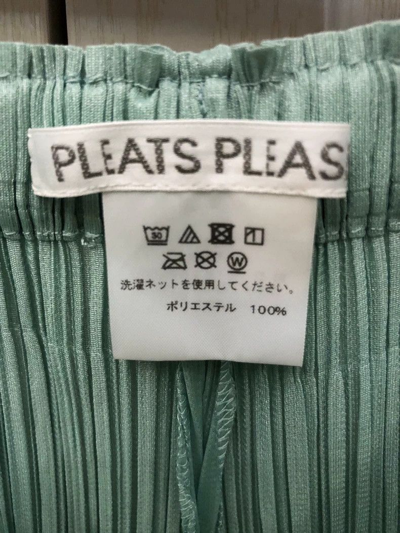 Issey Miyake Issey Miyake size:2 Mint green pleated trousers Size 31" - 3 Thumbnail