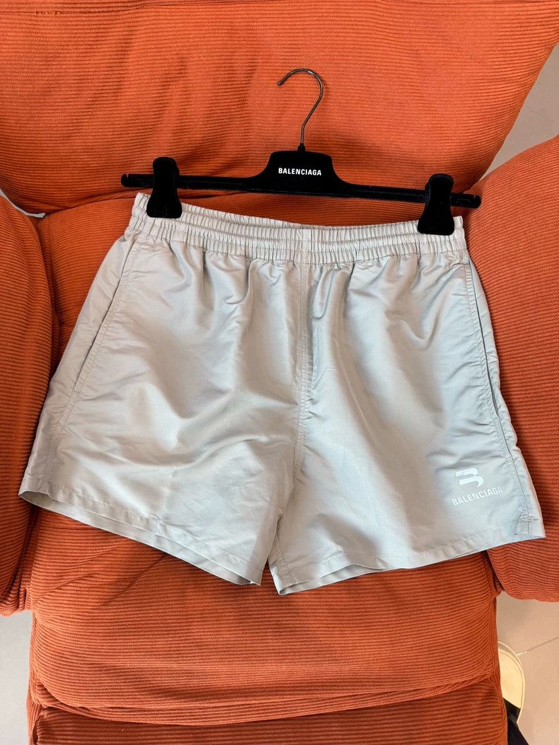 Balenciaga Balenciaga size XS Sport b Grey Nylon Sports Shorts Size US 28 / EU 44 - 1 Thumbnail