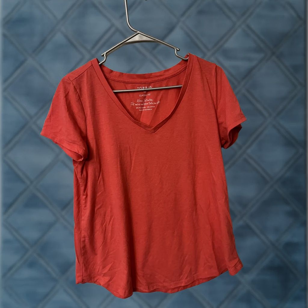Torrid Torrid Classic Fit Knits Shirt Size 00 Black Salmon V Neck Short Sleeve Womens Size XXS / US 00 / IT 34 - 1 Thumbnail