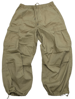 GU Super Wide Cargo Pants #P0731 💥พร้อมส่ง💥 . ราคา 1,690 บาท . Color:  Army Green ,Black ,White, Brown