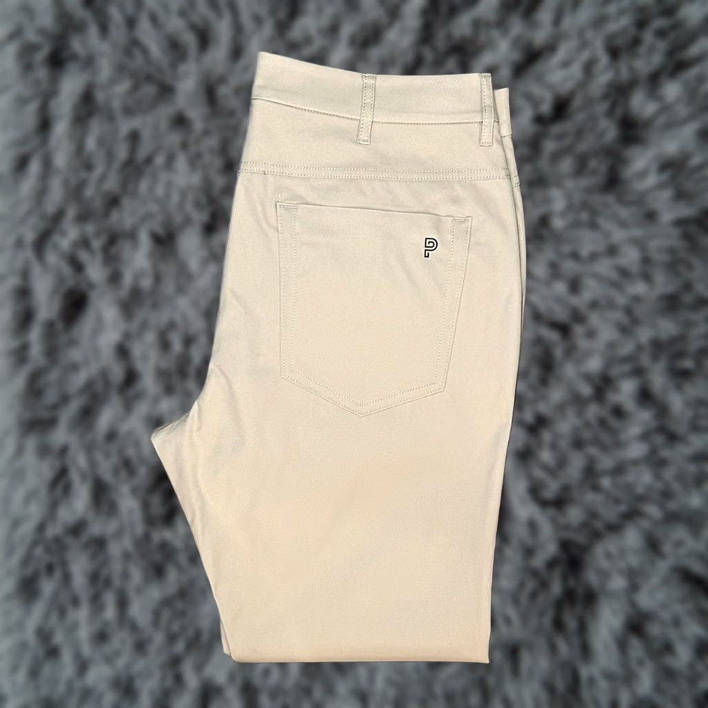 Vintage Public Rec Dealmaker Performance Pants Chin o NWOT 32 Regular Tan Mens 32 Khaki Polyester 100% Inseam 28 Birthday? Size US 32 / EU 48 - 1 Thumbnail