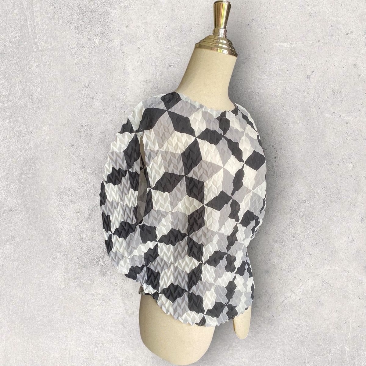 Issey Miyake Issey Miyake Chevron Pleated Circle Blouse Size M / US 6-8 / IT 42-44 - 3 Thumbnail