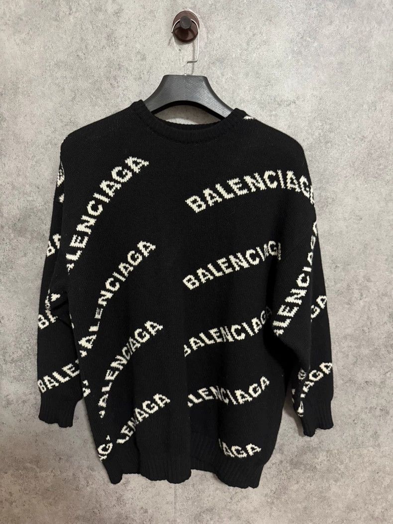 Balenciaga Balenciaga Round Neck Sweater Full of Bullet Screen Size US S / EU 44-46 / 1 - 1 Thumbnail