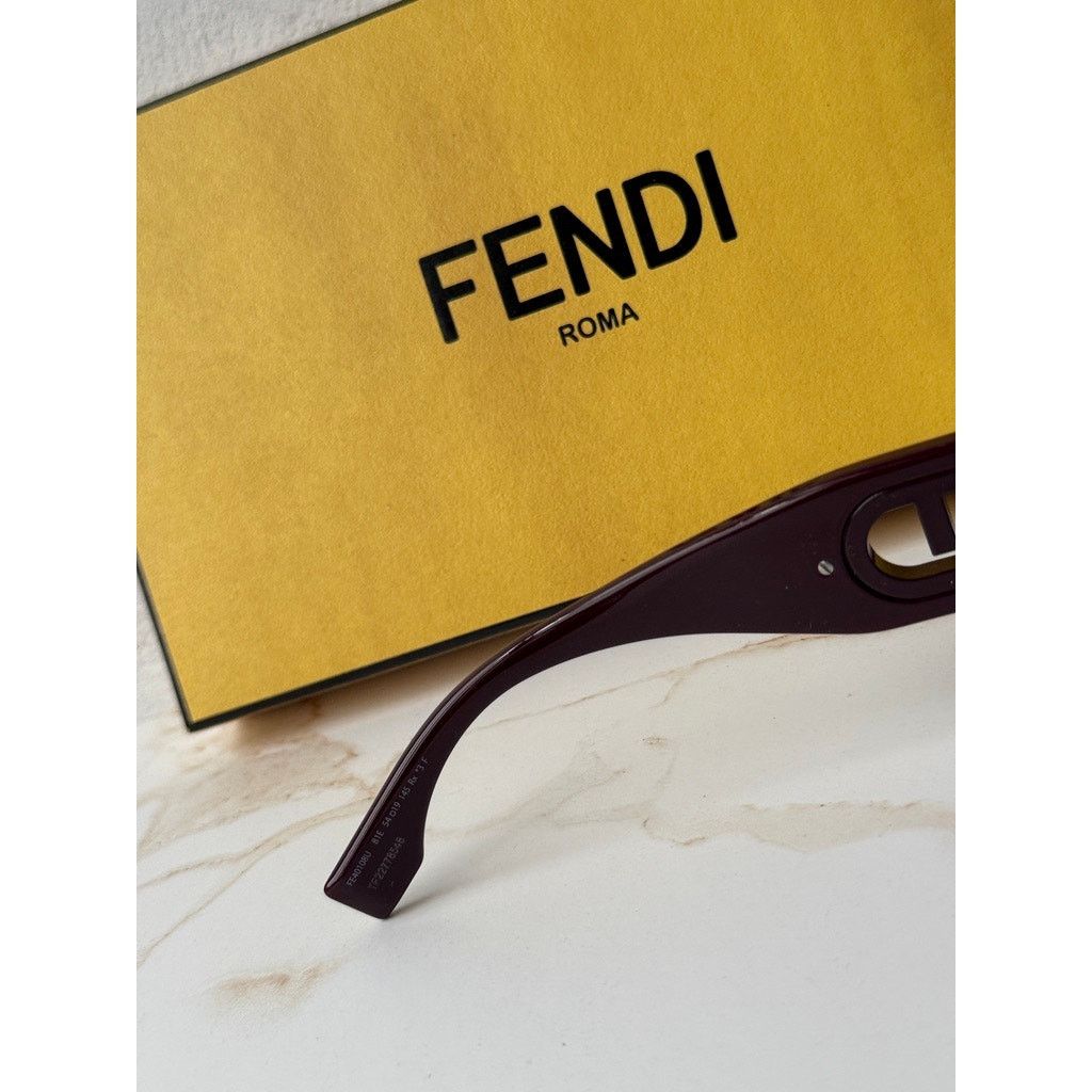 Fendi NEW Fendi FE40108U Burgundy Flat Top Sunglasses Size ONE SIZE - 6 Thumbnail