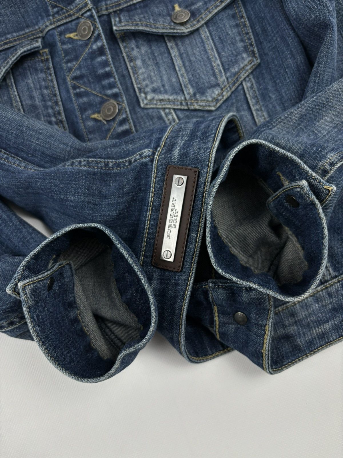Burberry BRIT Nova Check Trim Denim Blue Trucker Buttons Jacket Jean Crop Bomber Size S / US 4 / IT 40 - 18 Thumbnail