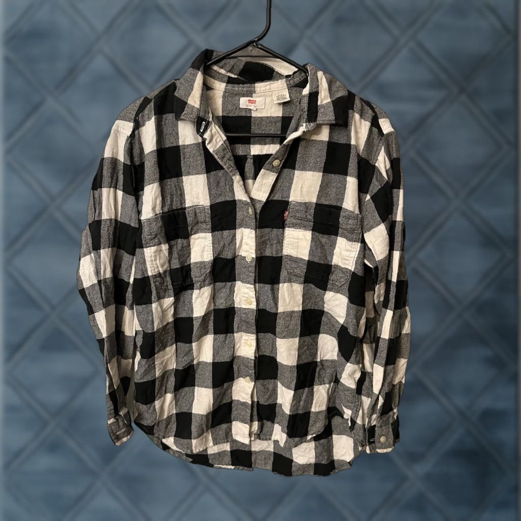 Levi's LEVI'S Shirt Men S Black Plaid Long Sleeve Button-Up with Pockets - 2 Pockets, Casual, Workwear, Travel - Size S - Regular Fit - Color Black Size US S / EU 44-46 / 1 - 1 Thumbnail