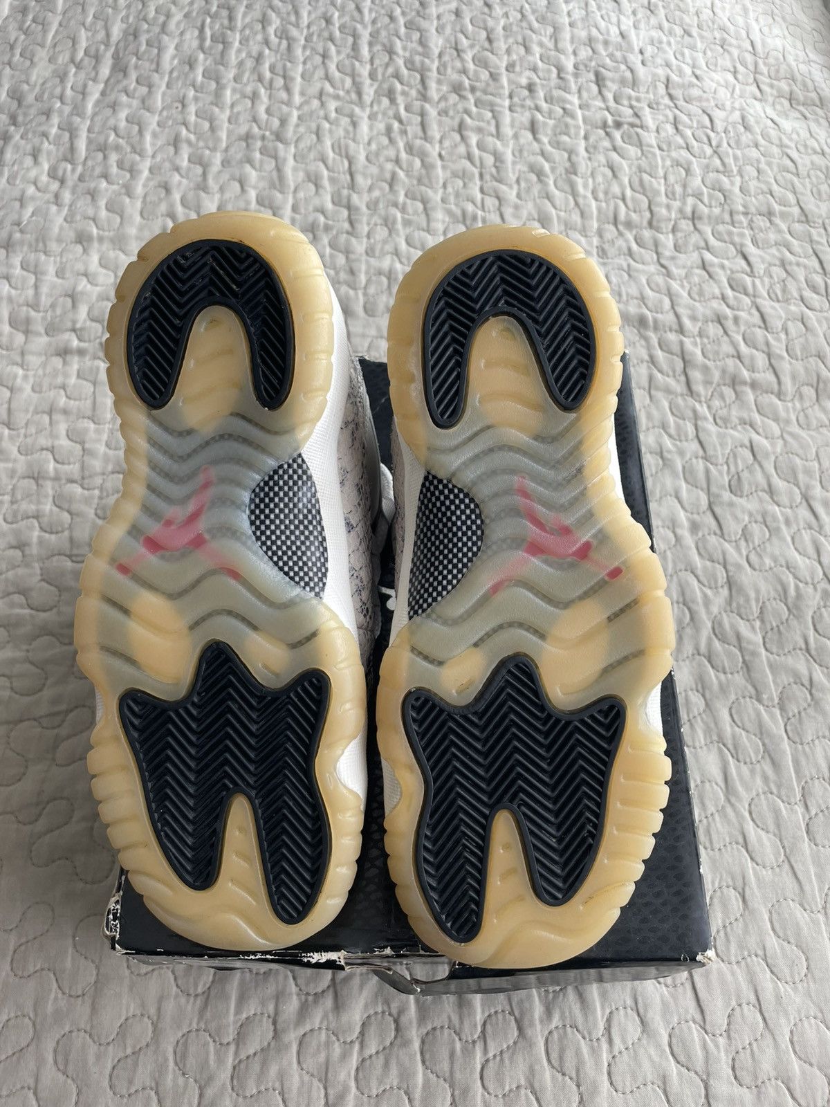 Jordan Brand Jordan 11 low " Light bone " Size US 5 / EU 37 - 2 Thumbnail
