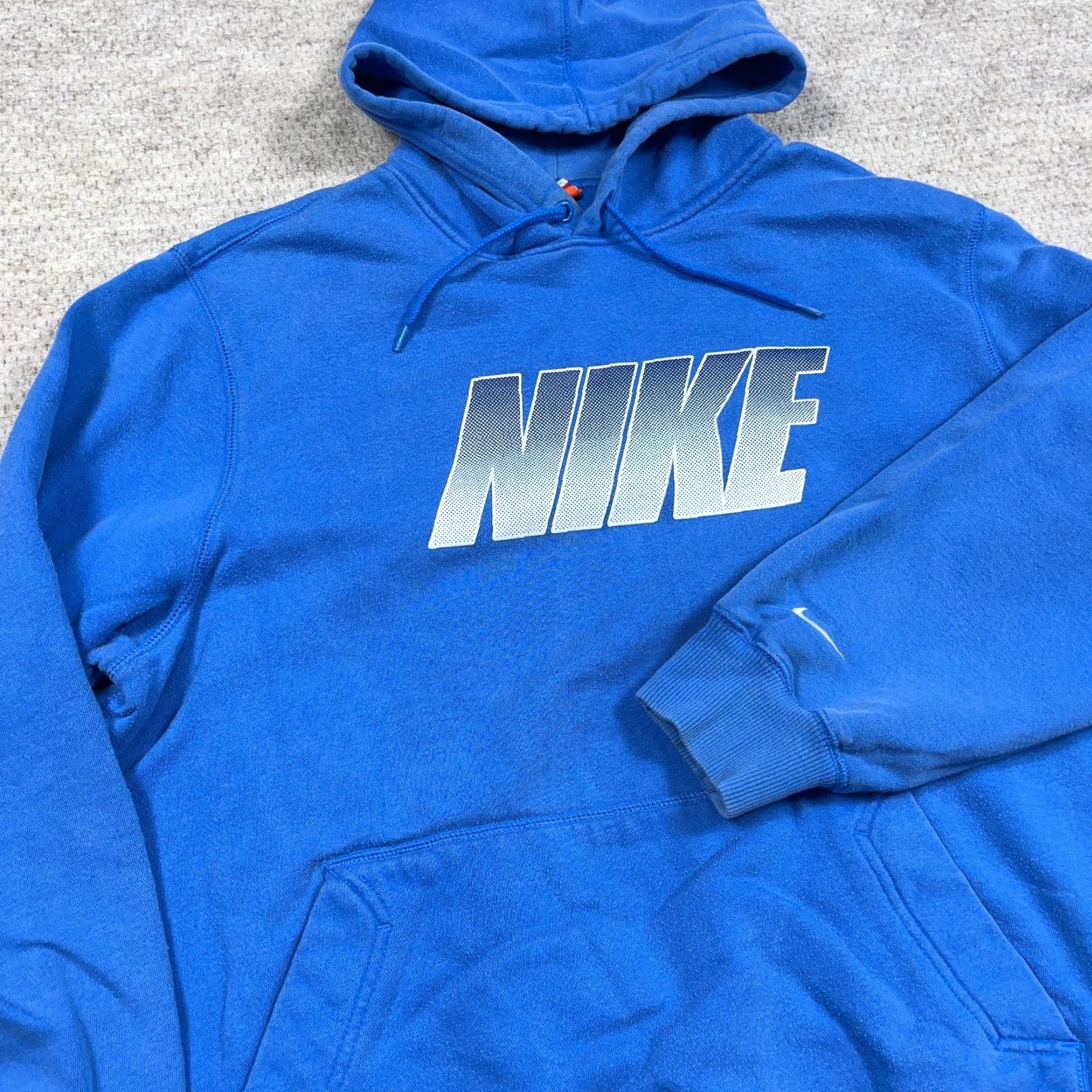 Nike VINTAGE Nike Hoodie Men XL Blue Sweatshirt 2000s Grunge Swoosh Logo Logo 90s Classic Hipster Retro Grunge Mens XL Blue Nike Sportswear Hoodie Size US XL / EU 56 / 4 - 7 Thumbnail