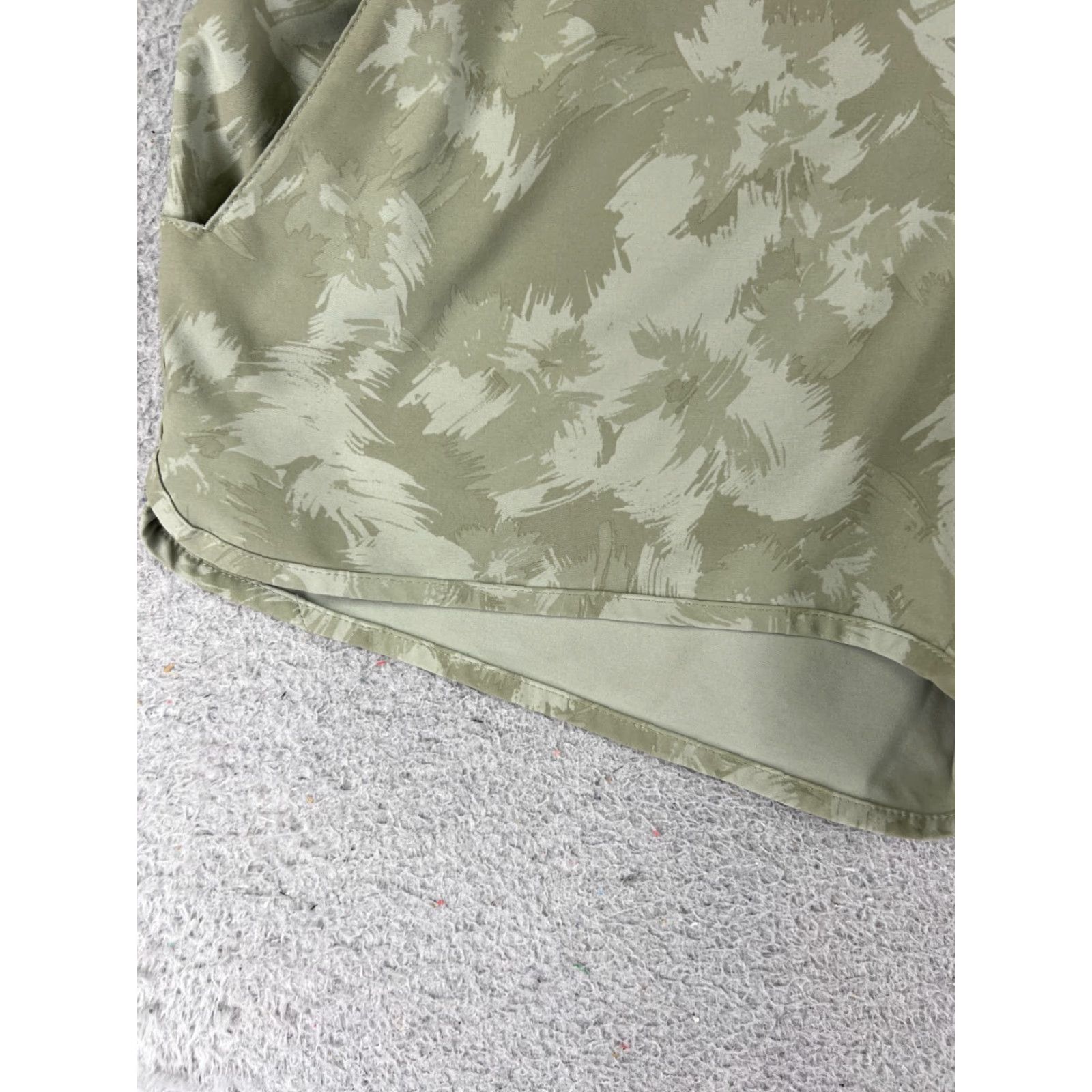 Vintage Columbia Shorts Womens Cargo 5-Pocket Elastic Waist Camouflage Green Polyester Blend Mulitple Inseam 4in Regular Large 36" Waist 36x4 Size 36" / US 14 / IT 50 - 3 Thumbnail