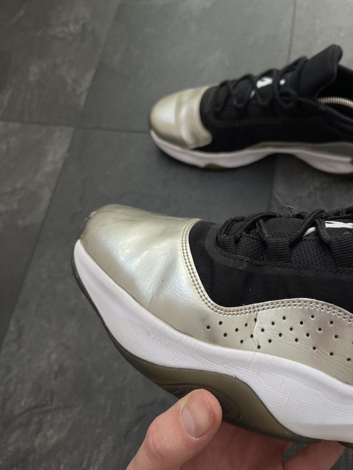 Jordan Brand Air Jordan 11 CMFT Low Silver Toe Size US 10.5 / EU 43-44 - 9 Thumbnail
