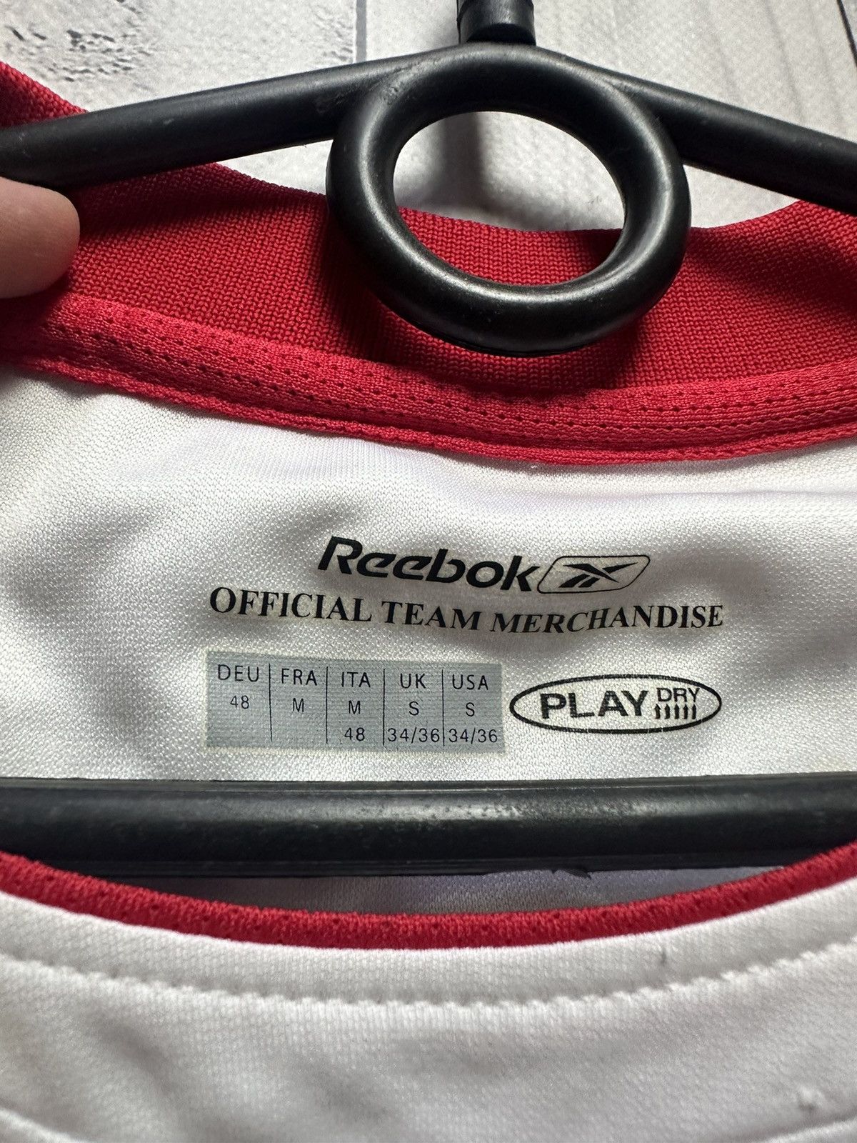 Vintage Vintage Liverpool soccer jersey size M white Reebok Size US M / EU 48-50 / 2 - 8 Thumbnail