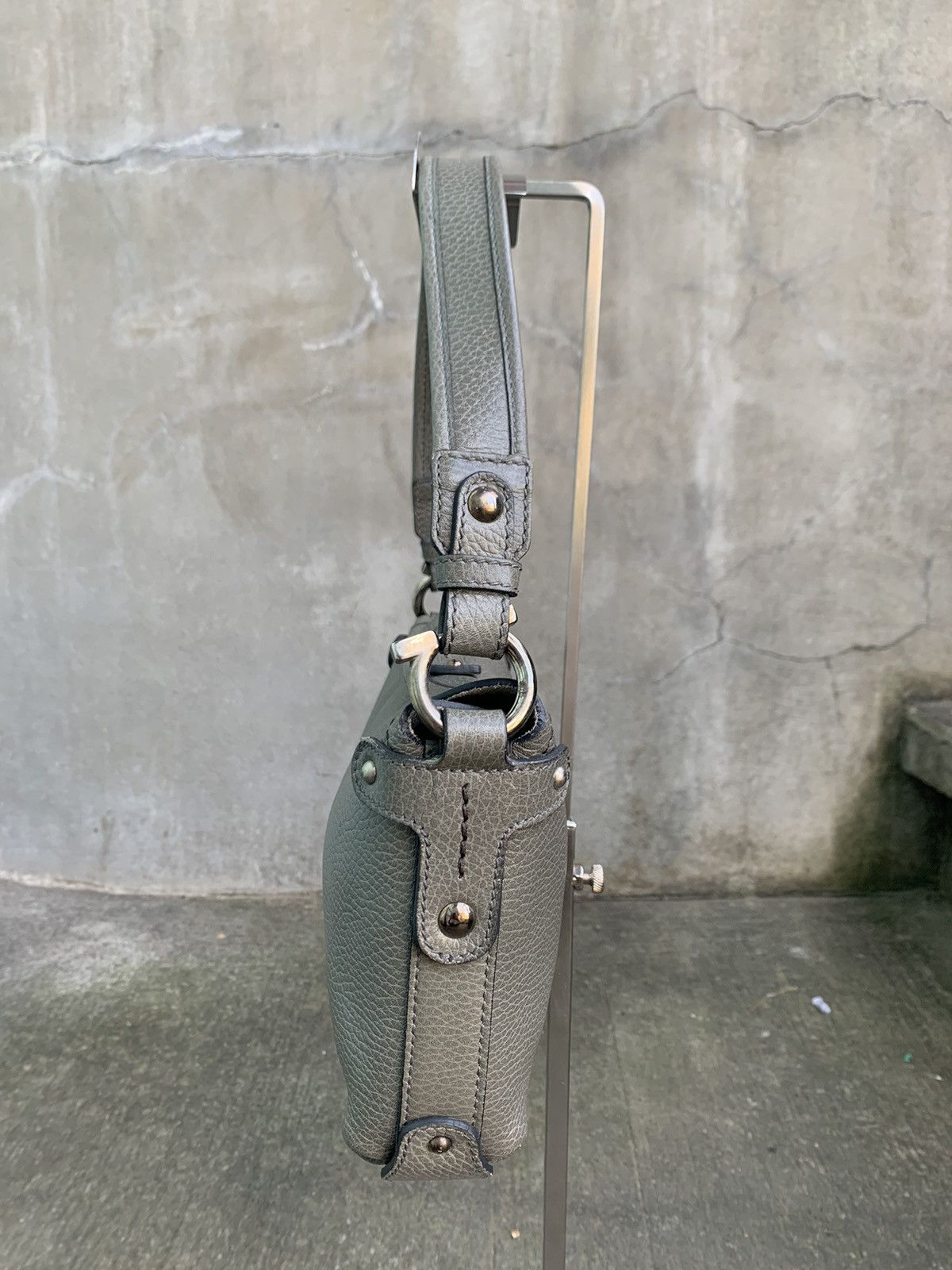 Salvatore Ferragamo Pebbled Leather Shoulder Bag Size ONE SIZE - 5 Thumbnail