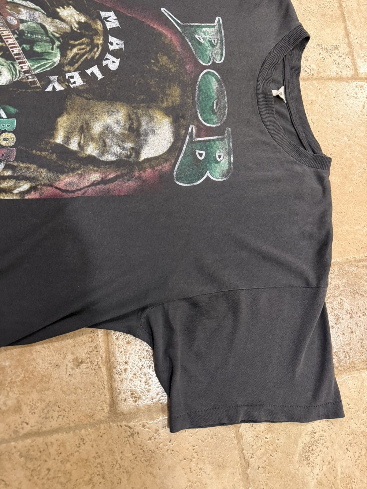 Vintage Vintage Bob Marley 90s One Love Memorial Faded T-Shirt Size US XXL / EU 58 / 5 - 7 Thumbnail