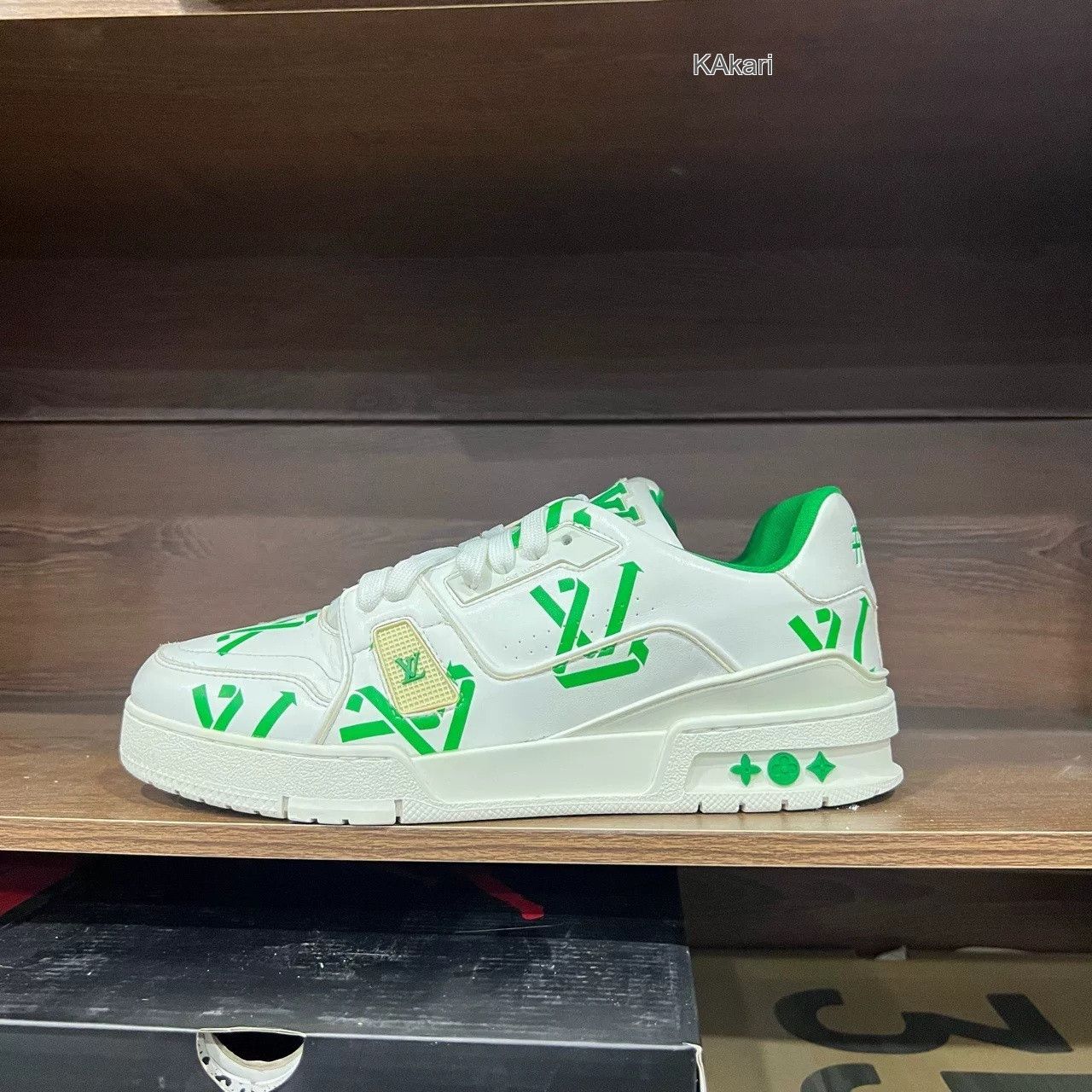 Louis Vuitton LV Trainer White Green Logo Size US 8 / EU 41 - 1 Thumbnail
