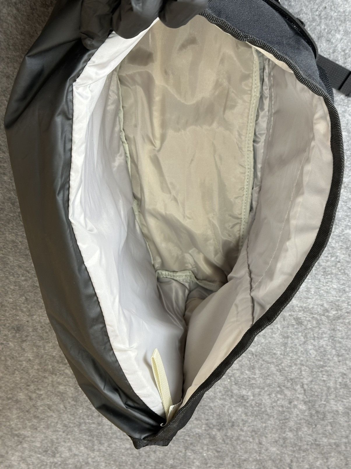 Nike Nike Cordura messenger bag with an adjustable strap. Size ONE SIZE - 9 Thumbnail