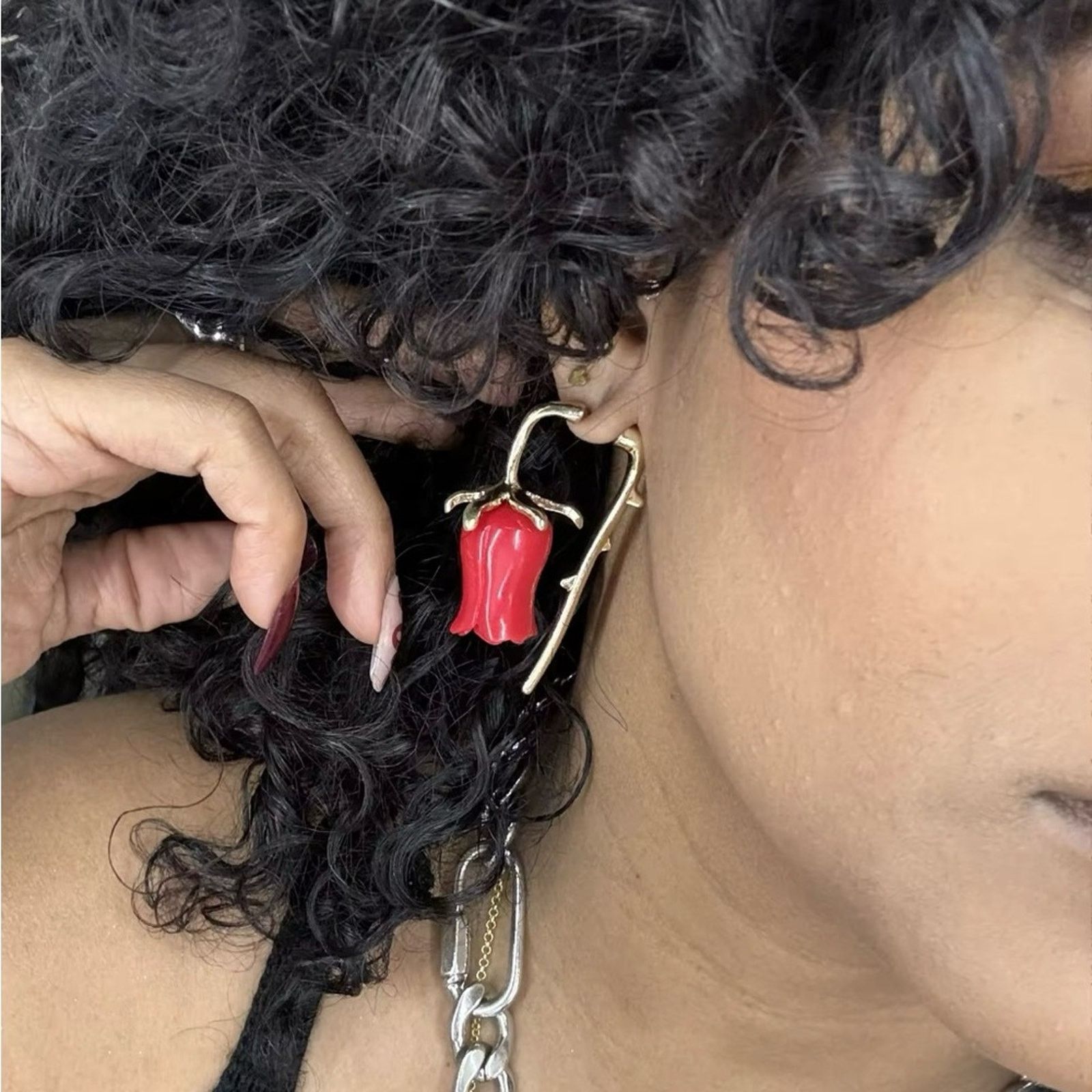 Other Statements Big Red Rose Flower Stud Earring Size ONE SIZE - 3 Thumbnail