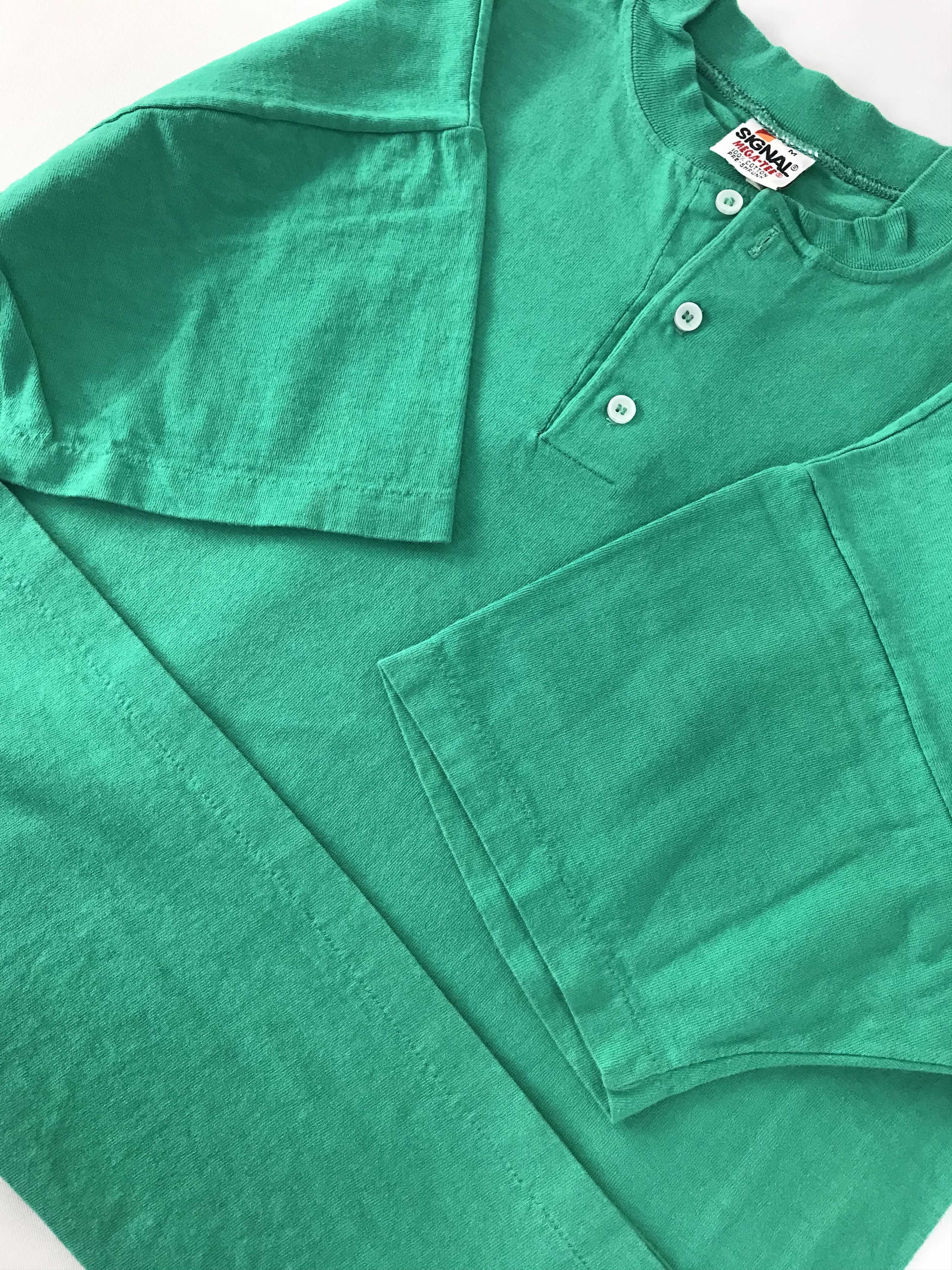 Vintage 90s Las Vegas Ocean Sent Soul Henley Neck Big Graphic Screen Size US L / EU 52-54 / 3 - 9 Thumbnail