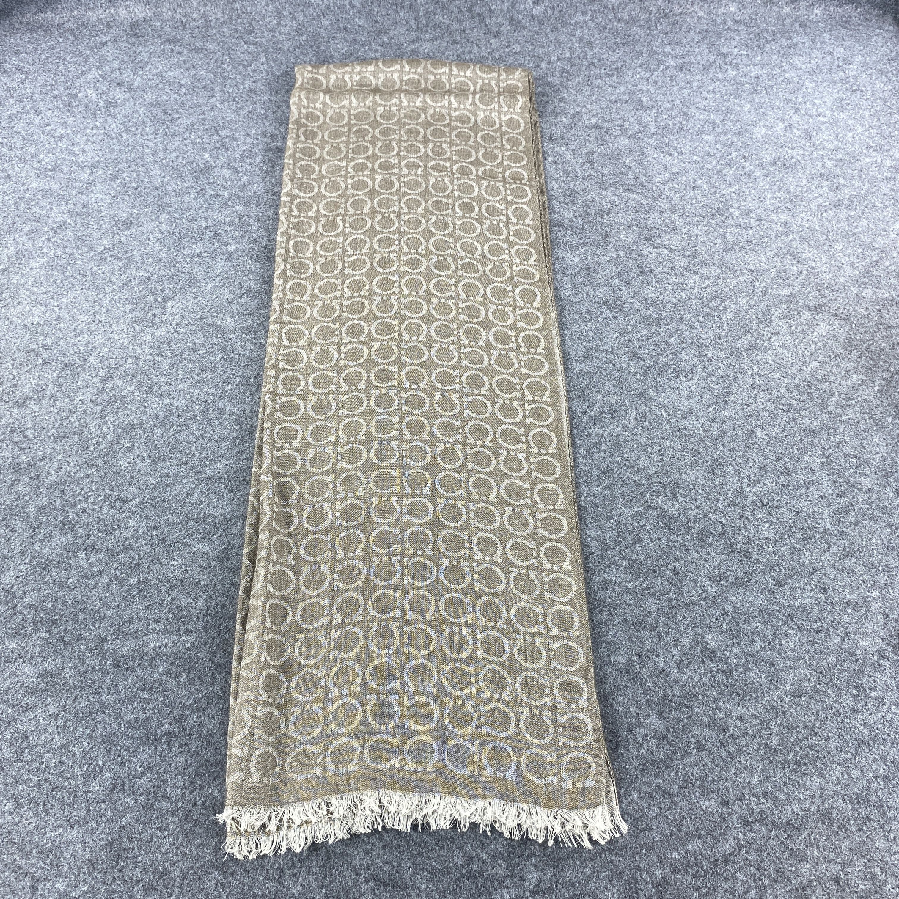 Salvatore Ferragamo × Vintage GF10569 Salvatore Ferragamo Scarf Neck Wear Muffler Size ONE SIZE - 4 Thumbnail
