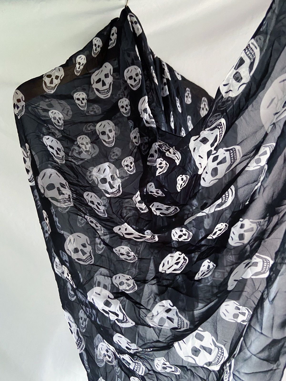 Japanese Brand BLACK SKULL SILK SCARF UKNOWN BRAND ifsixwasnine style Size ONE SIZE - 5 Thumbnail