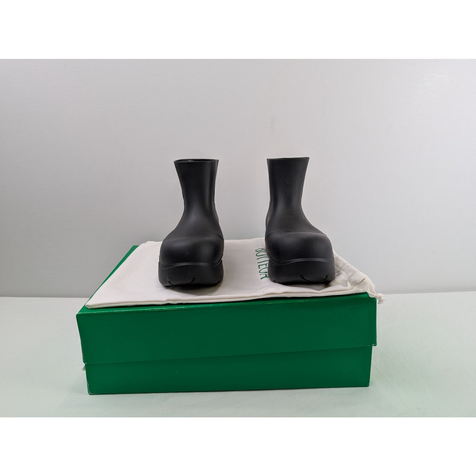 Bottega Veneta o1rshd1 Q:4 / Matt Rubber Puddle Ankle Boots in Black 44 Size US 11 / EU 44 - 11 Thumbnail