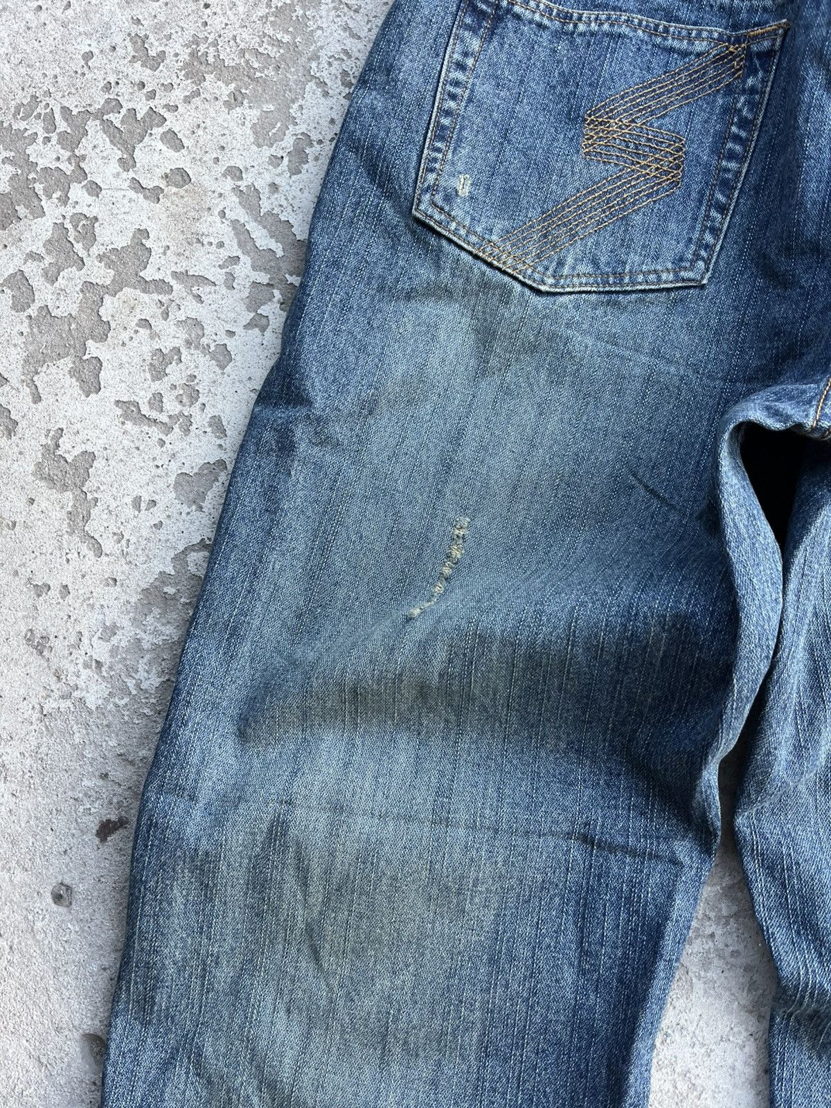 If Six Was Nine × Japanese Brand × Le Grande Bleu (L.G.B.) Vintage Faded Distressed Rick Owens Style Y2K Jeans Denim Size US 34 / EU 50 - 15 Thumbnail