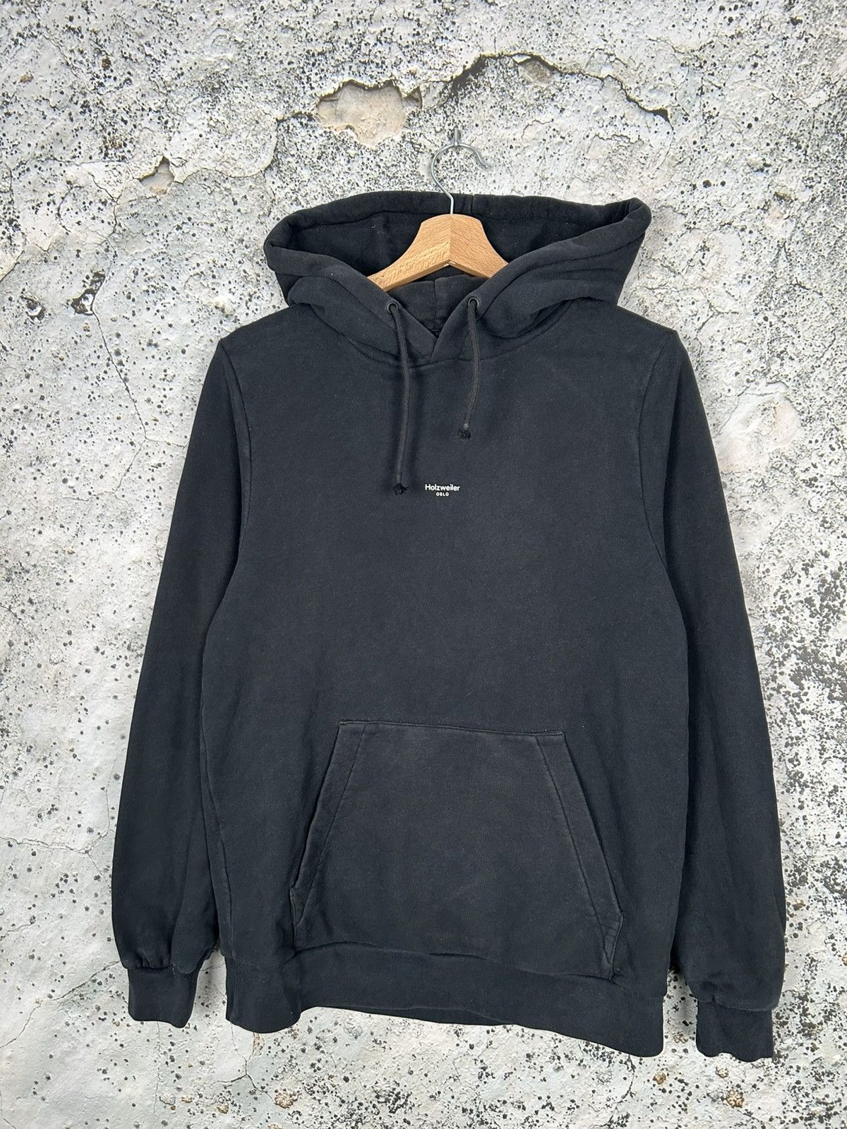 Holzweiler Holzweiler Black Basic Hoodie Streetwear Premium Scandi Size US S / EU 44-46 / 1 - 1 Thumbnail