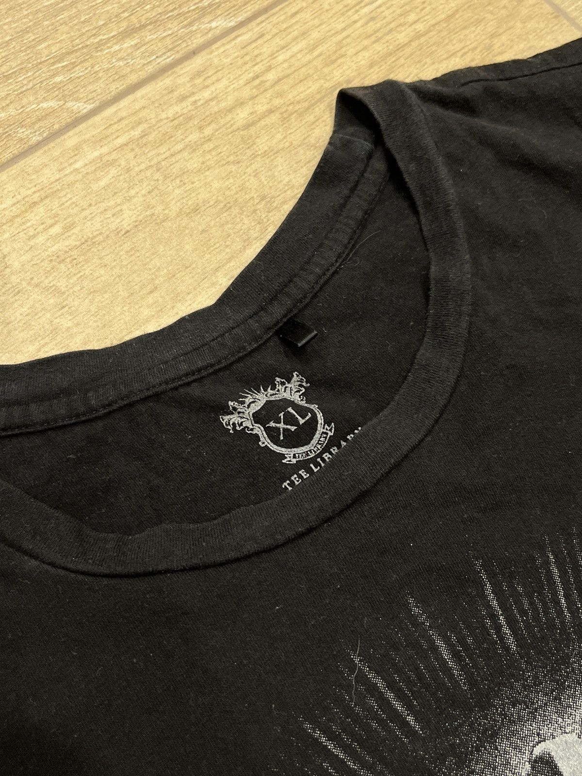 Japanese Brand Tee The Library Mary logo print Size US XL / EU 56 / 4 - 4 Thumbnail