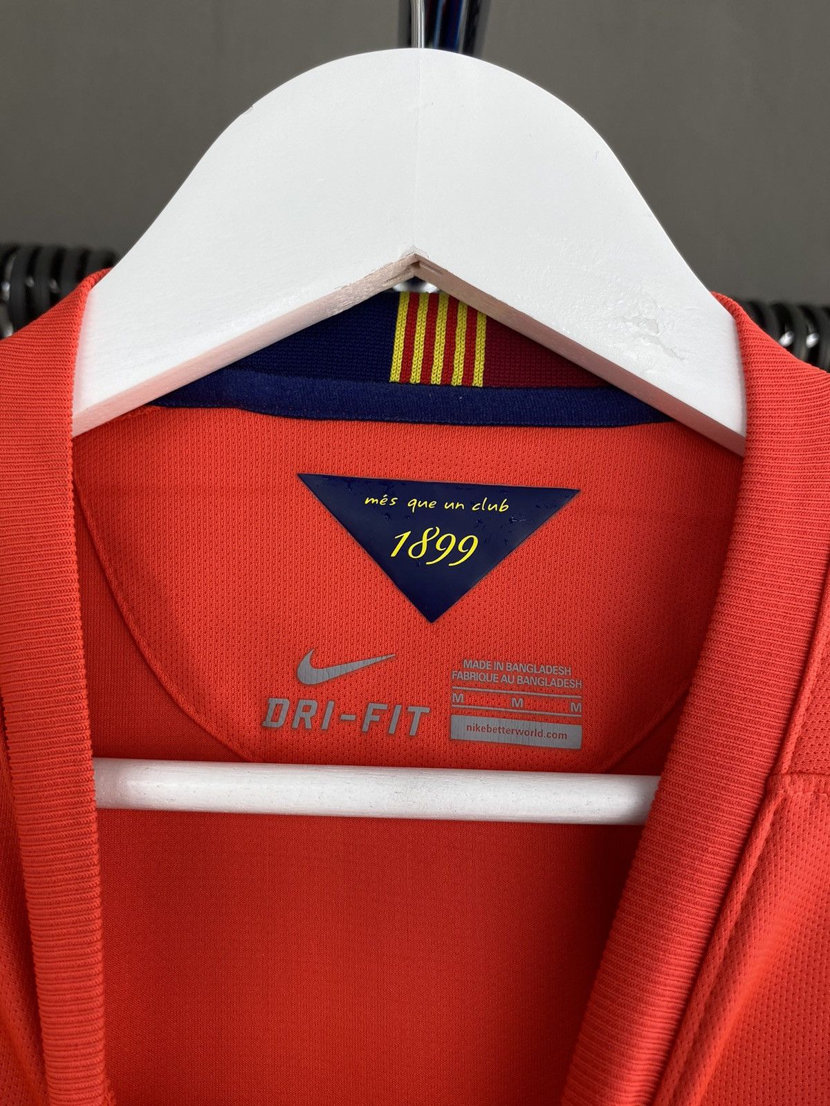 Nike 2014/15 NIKE BARCELONA AWAY SOCCER FOOTBALL JERSEY SHIRT Size US M / EU 48-50 / 2 - 11 Thumbnail