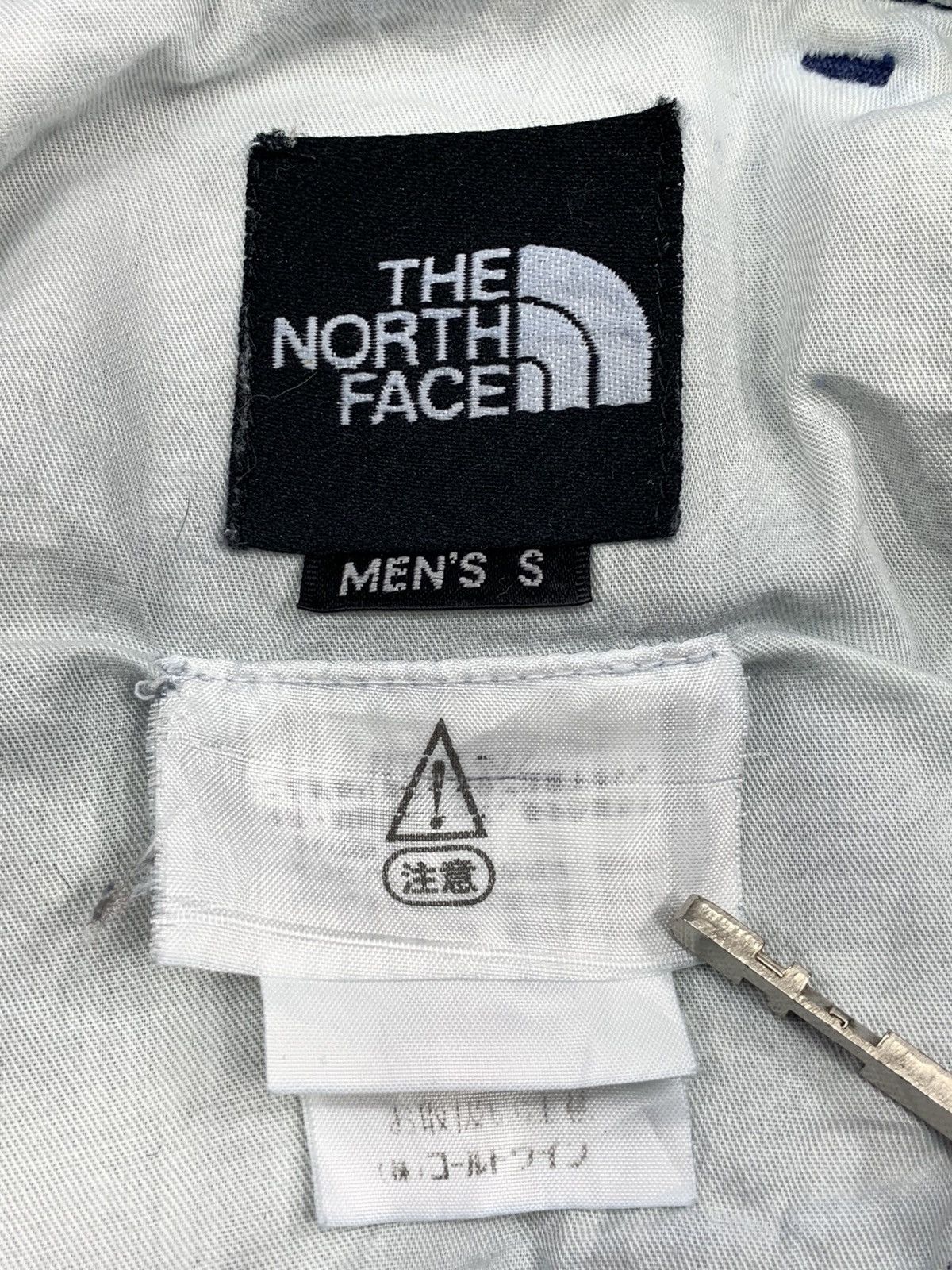 The North Face Vintage The North Face Distressed Short Pants Size US 31 - 16 Thumbnail