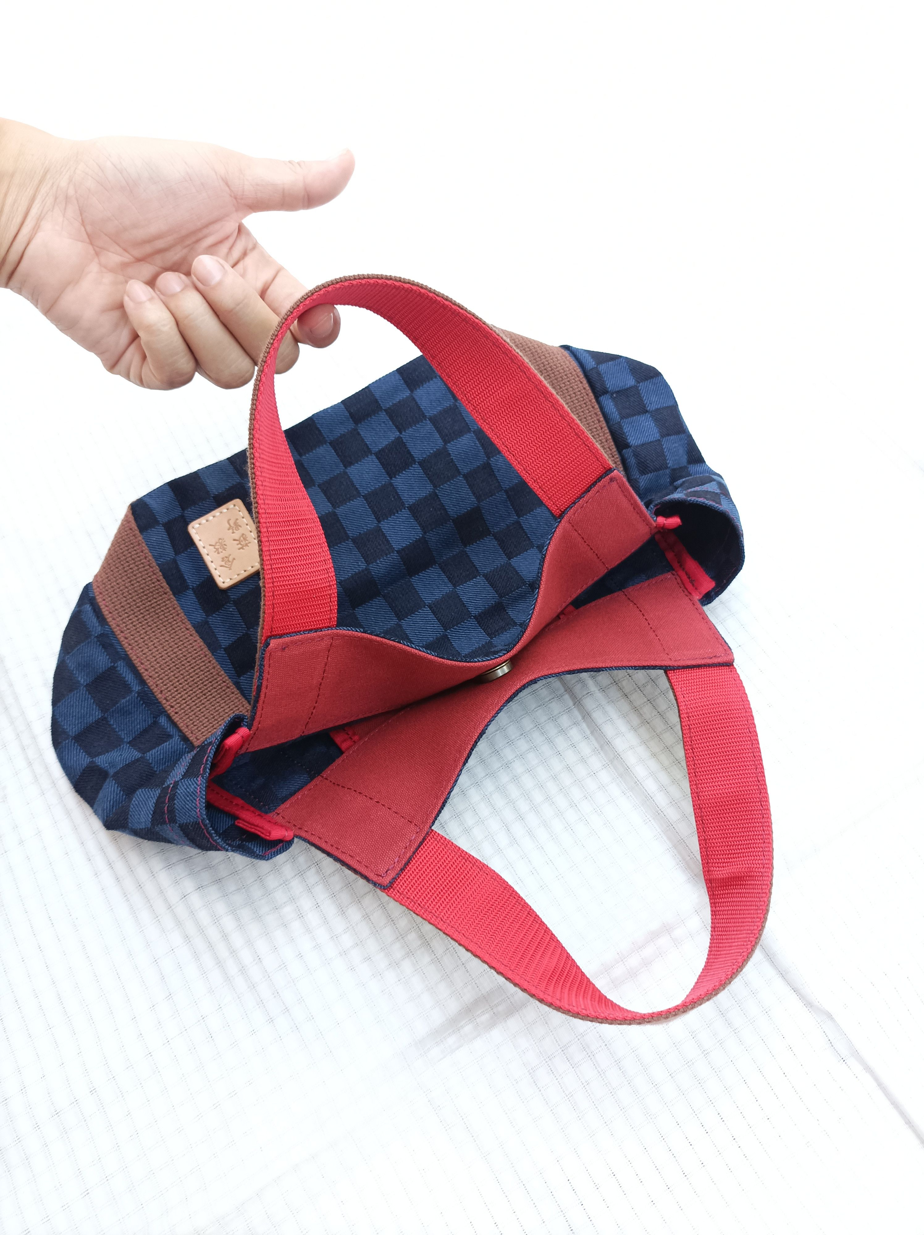 Japanese Brand (B56) Kurashiki Ogino Hanpu Navy Blue Check Cotton Hand Bag Size ONE SIZE - 1 Thumbnail
