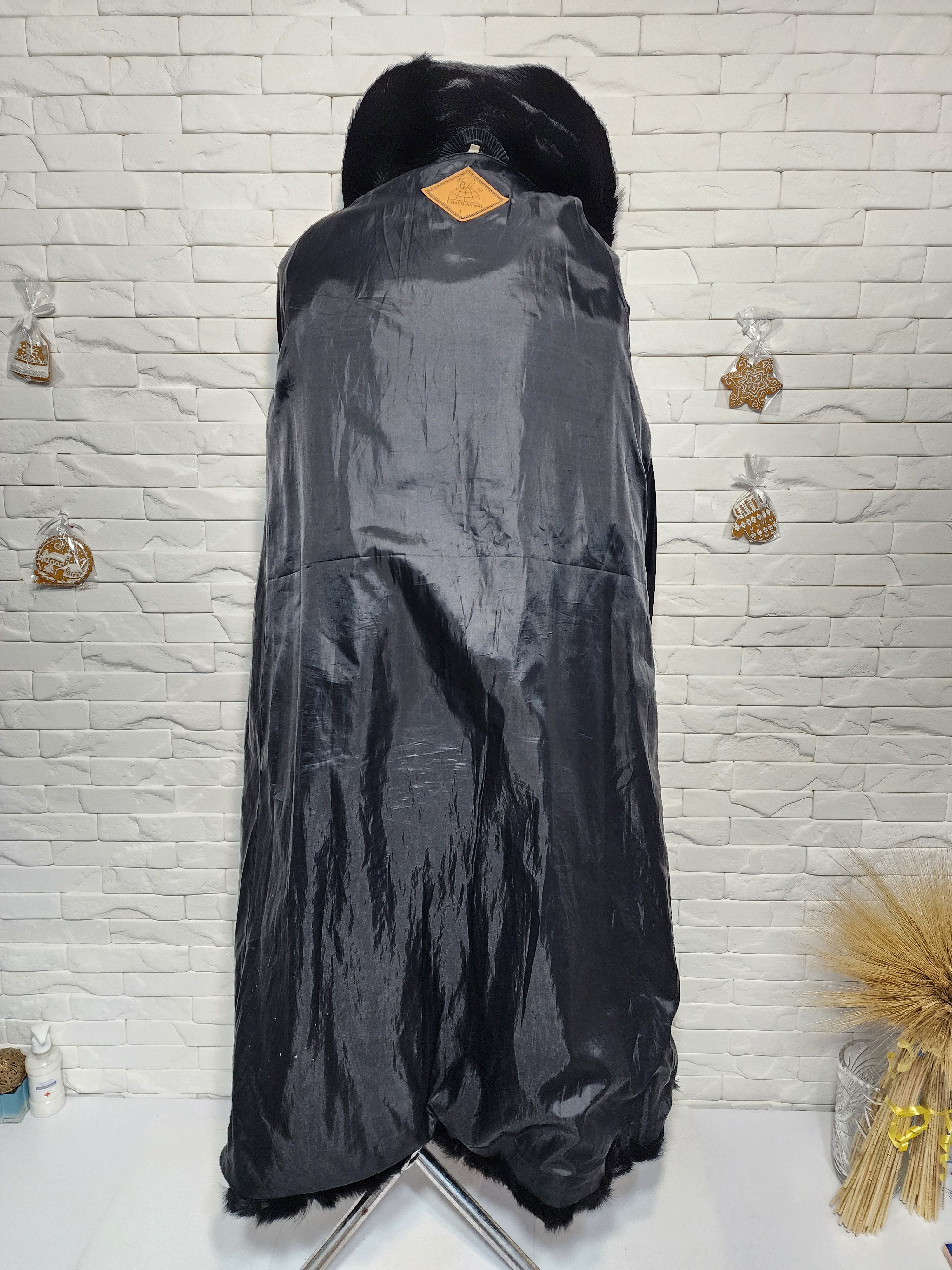 Furla Black Genuine Fur Coat: Women's Winter Coat Size XL / US 12-14 / IT 48-50 - 7 Thumbnail